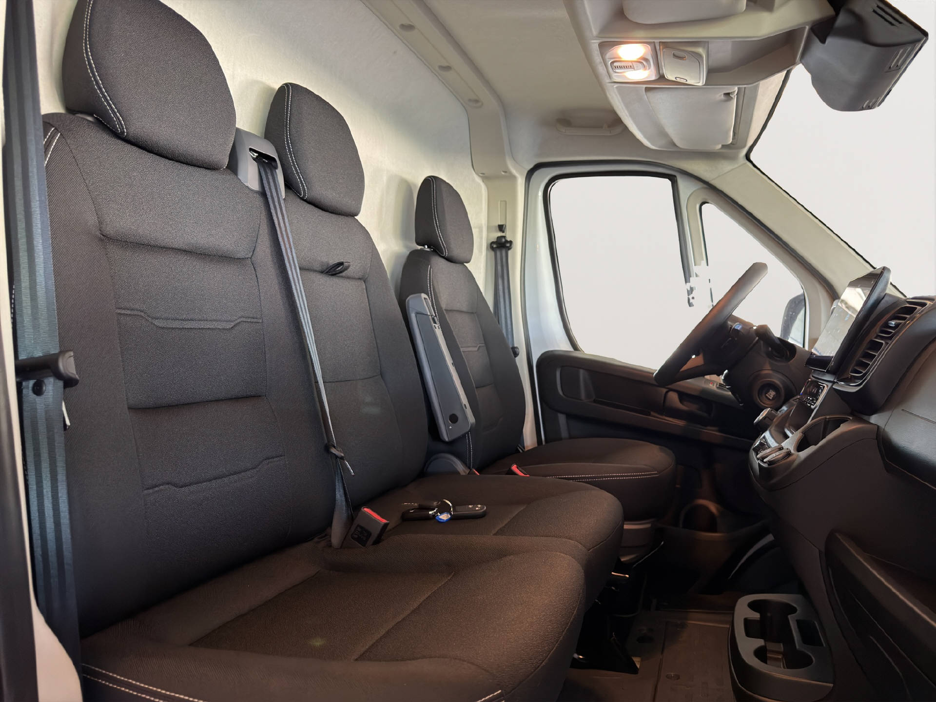 TOYOTA PROACE MAX Van 3.5 L3H2 110 kWh Active Heavy-image-12