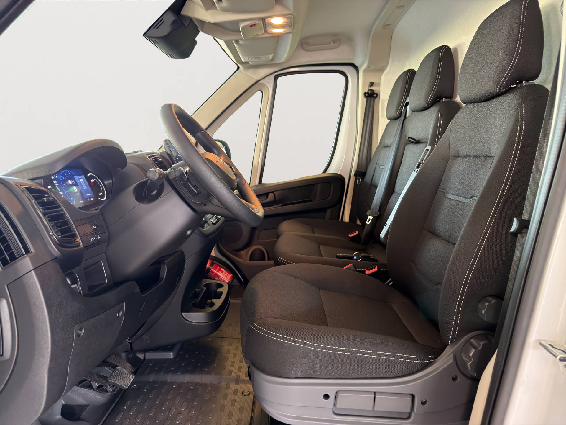 TOYOTA PROACE MAX Van 3.5 L3H2 110 kWh Active Heavy-image-8