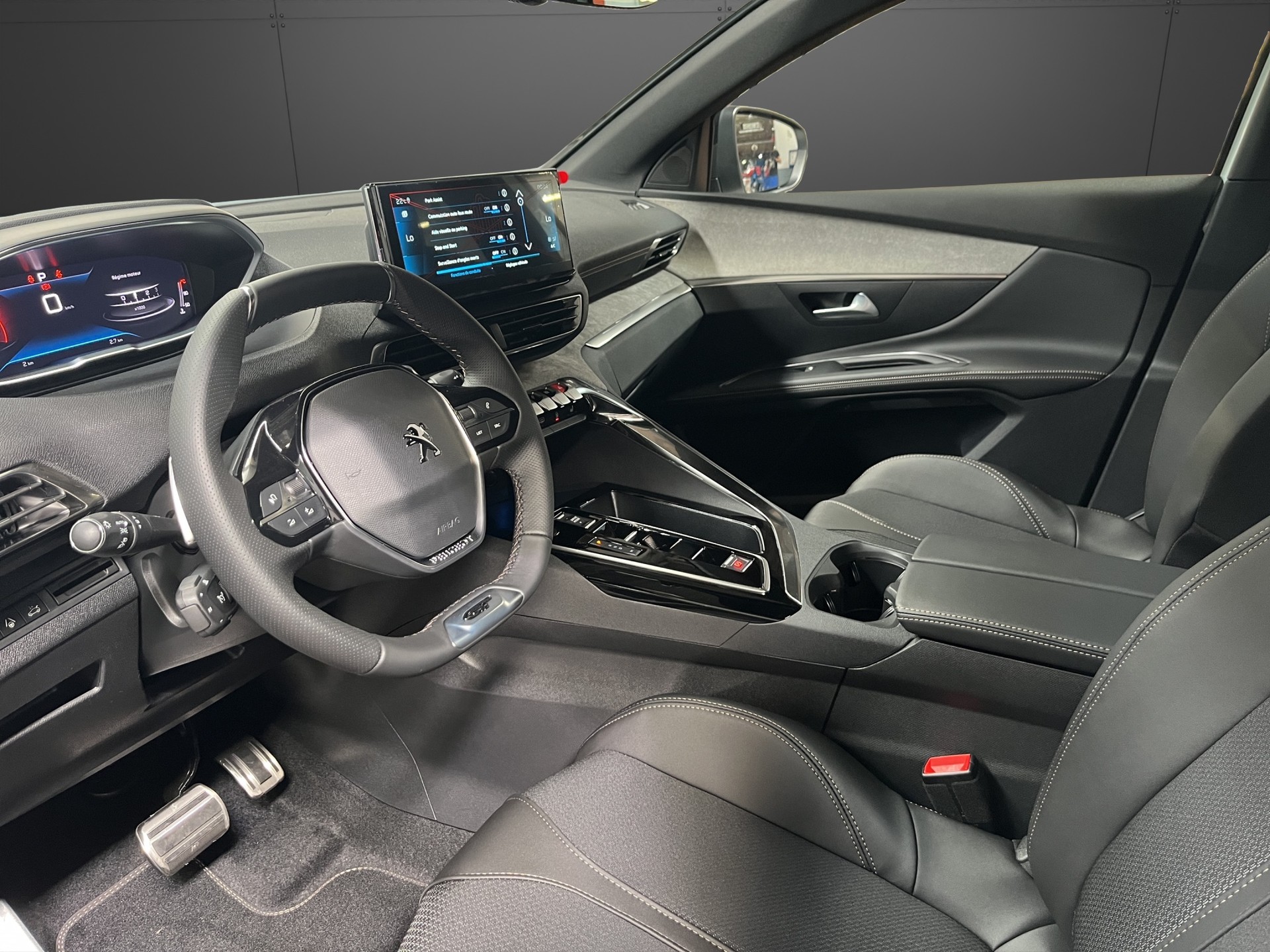 PEUGEOT 5008 1.2 MHEV GT-image-4