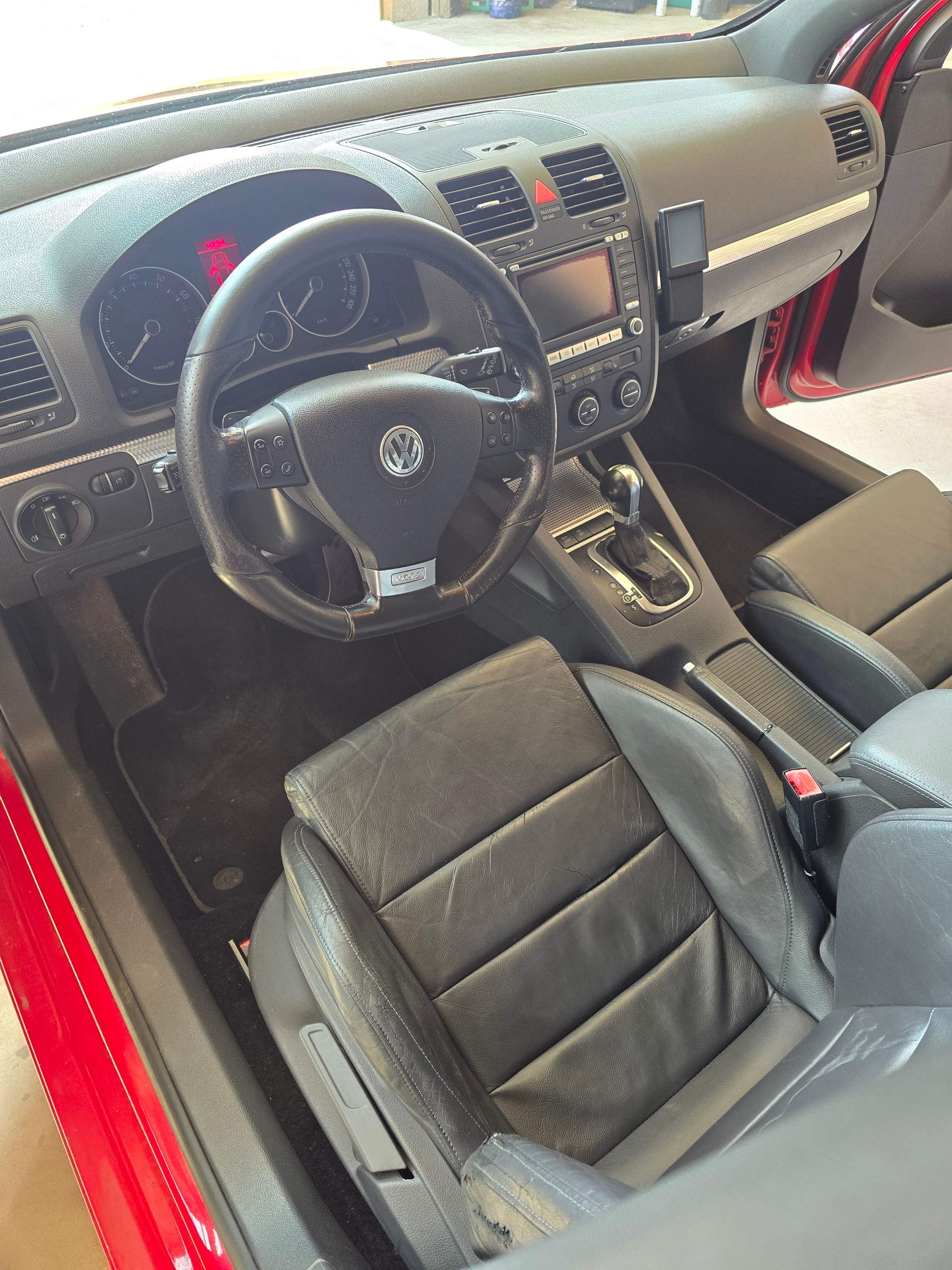 VW Golf R32 4Motion-image-12