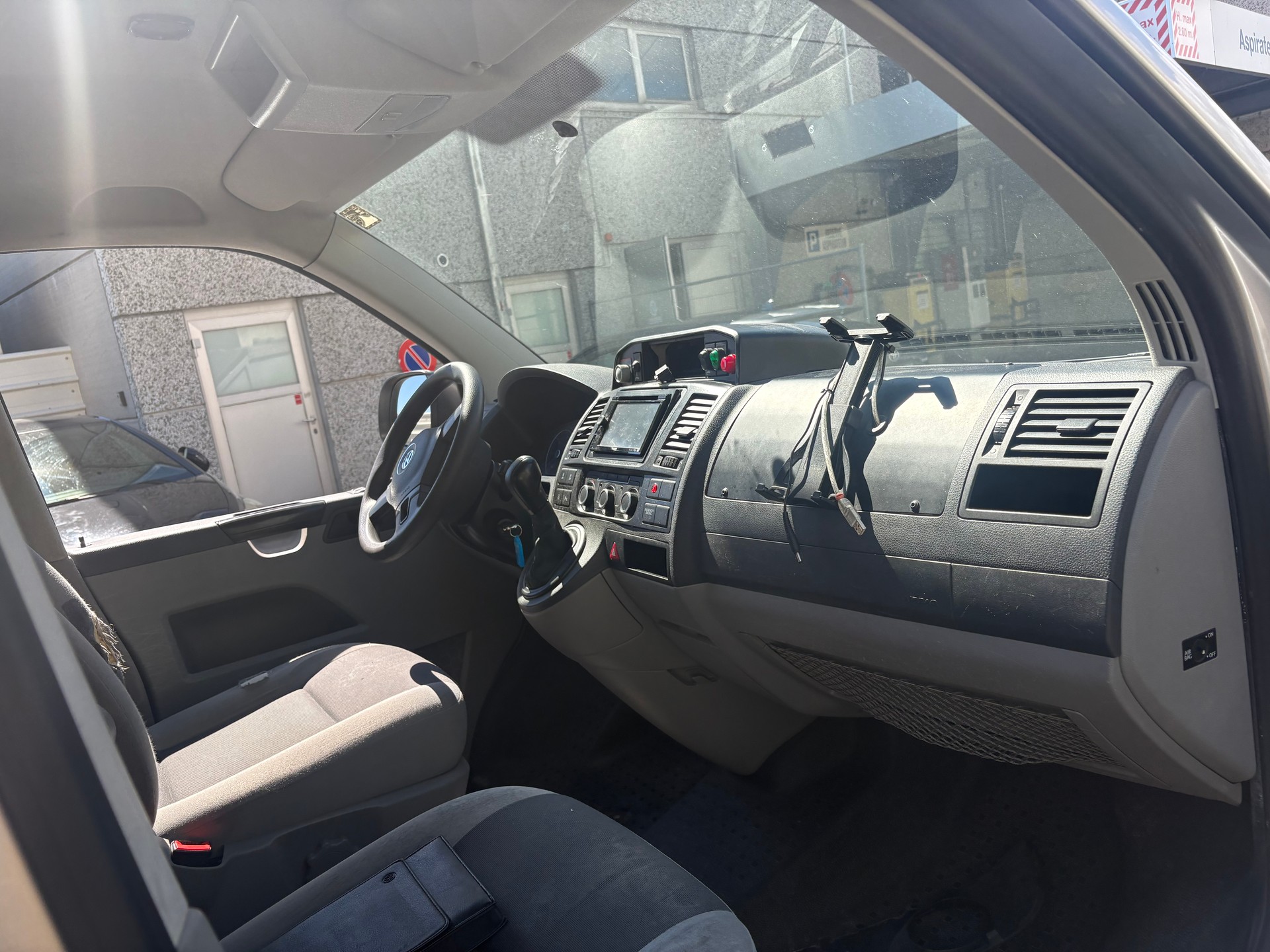 VW T5 2.0 Bi-TDI BMT 4Motion DSG-image-3