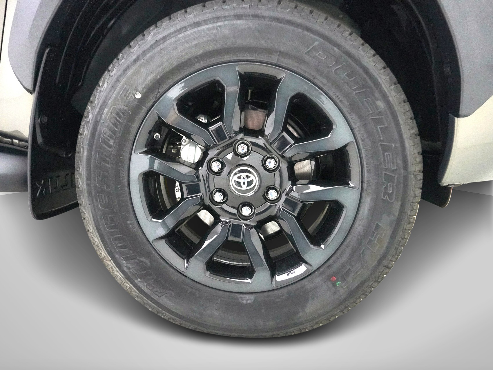 TOYOTA Hilux Double Cab.-Pick-up 2.8 D-4D MHEV 204 Invincible-image-19