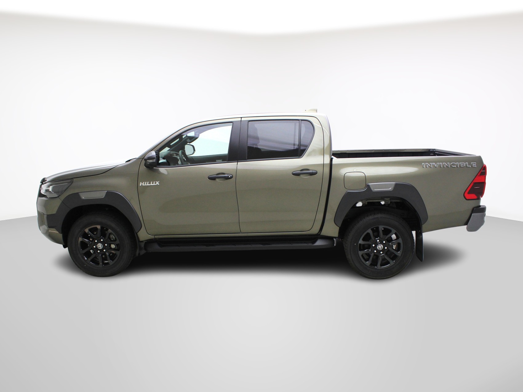 TOYOTA Hilux Double Cab.-Pick-up 2.8 D-4D MHEV 204 Invincible-image-1