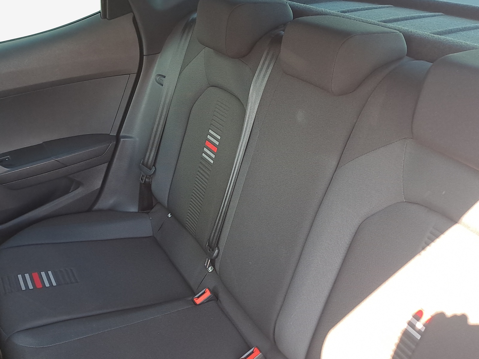 SEAT Arona 1.0 TSI Eco FR DSG-image-11