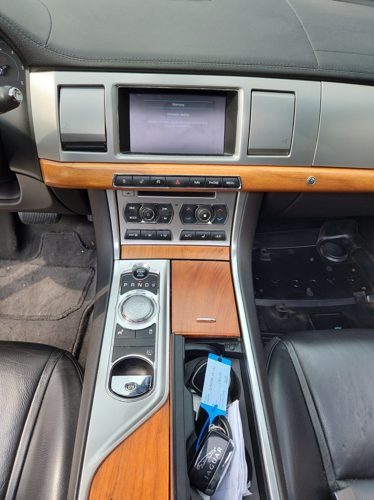JAGUAR XF Sportbrake 2.2d Luxury-image-10