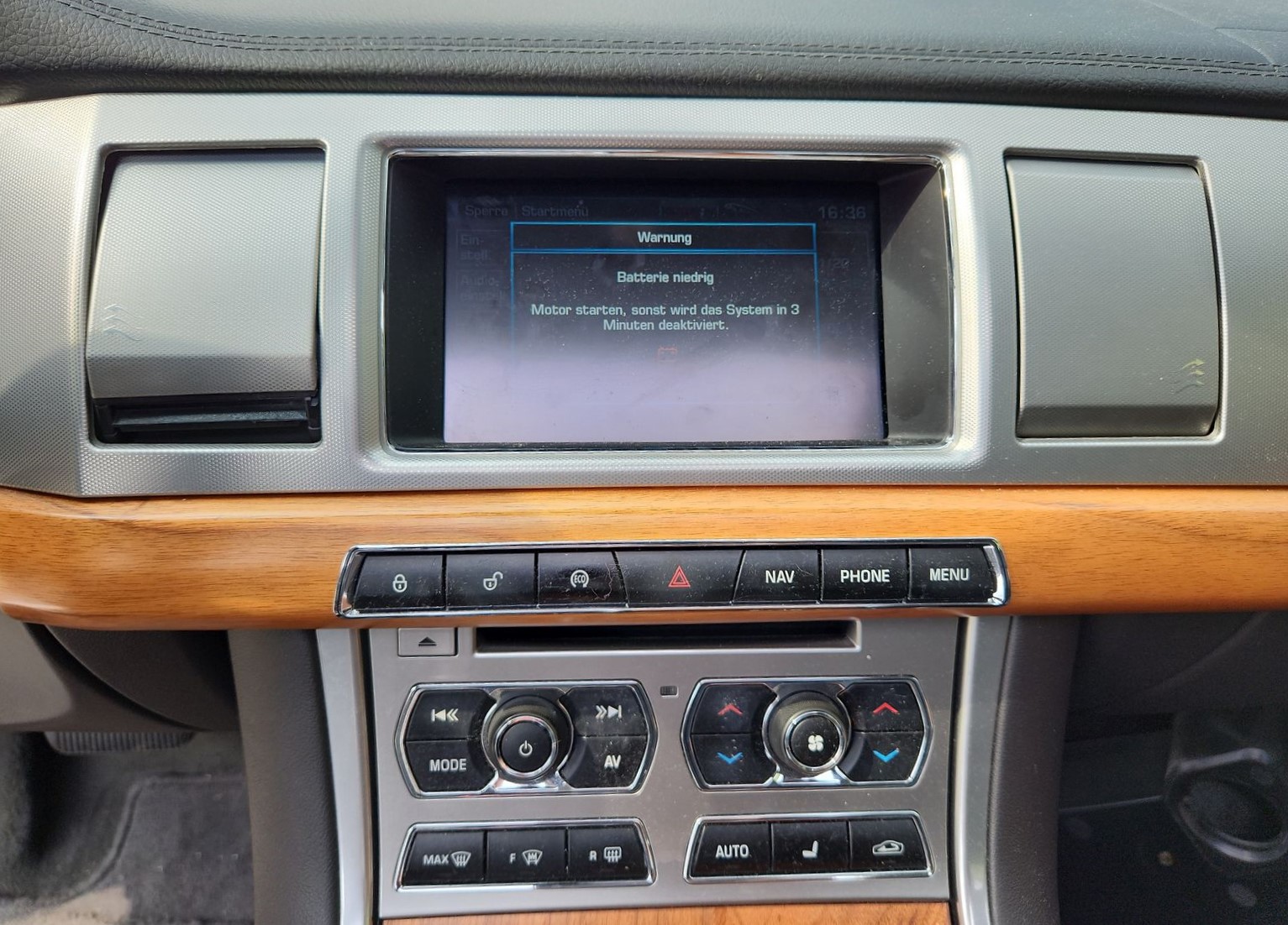 JAGUAR XF Sportbrake 2.2d Luxury-image-11