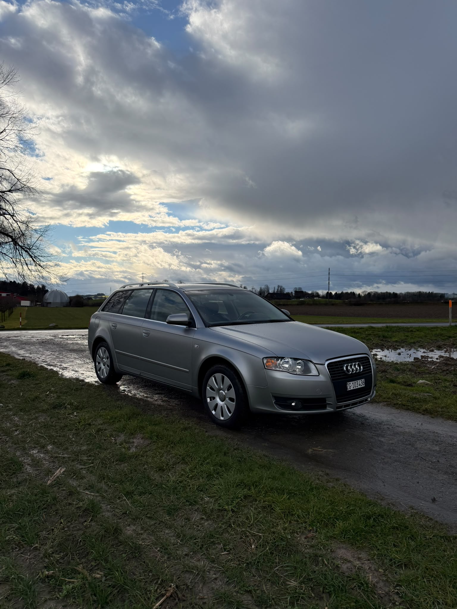 AUDI A4 Avant 2.0 Turbo FSI-image-2