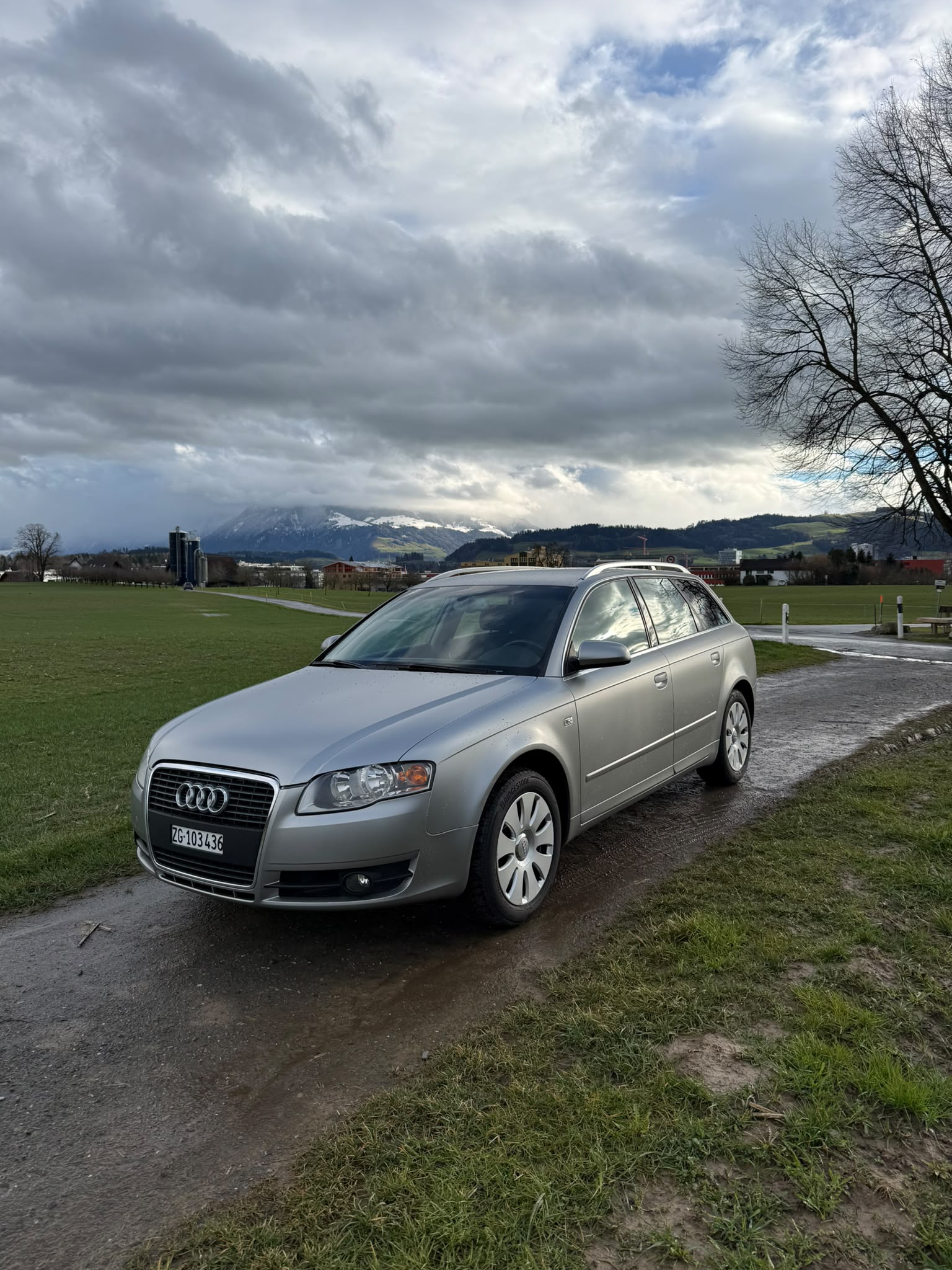 AUDI A4 Avant 2.0 Turbo FSI-image-1