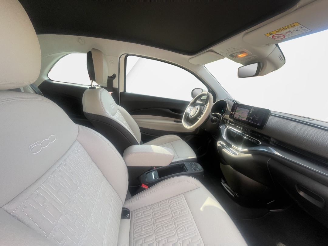 FIAT 500 C electric 87 kW Cult Edition-image-11