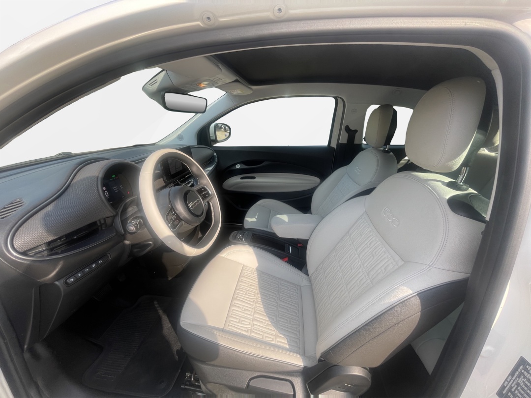 FIAT 500 C electric 87 kW Cult Edition-image-8
