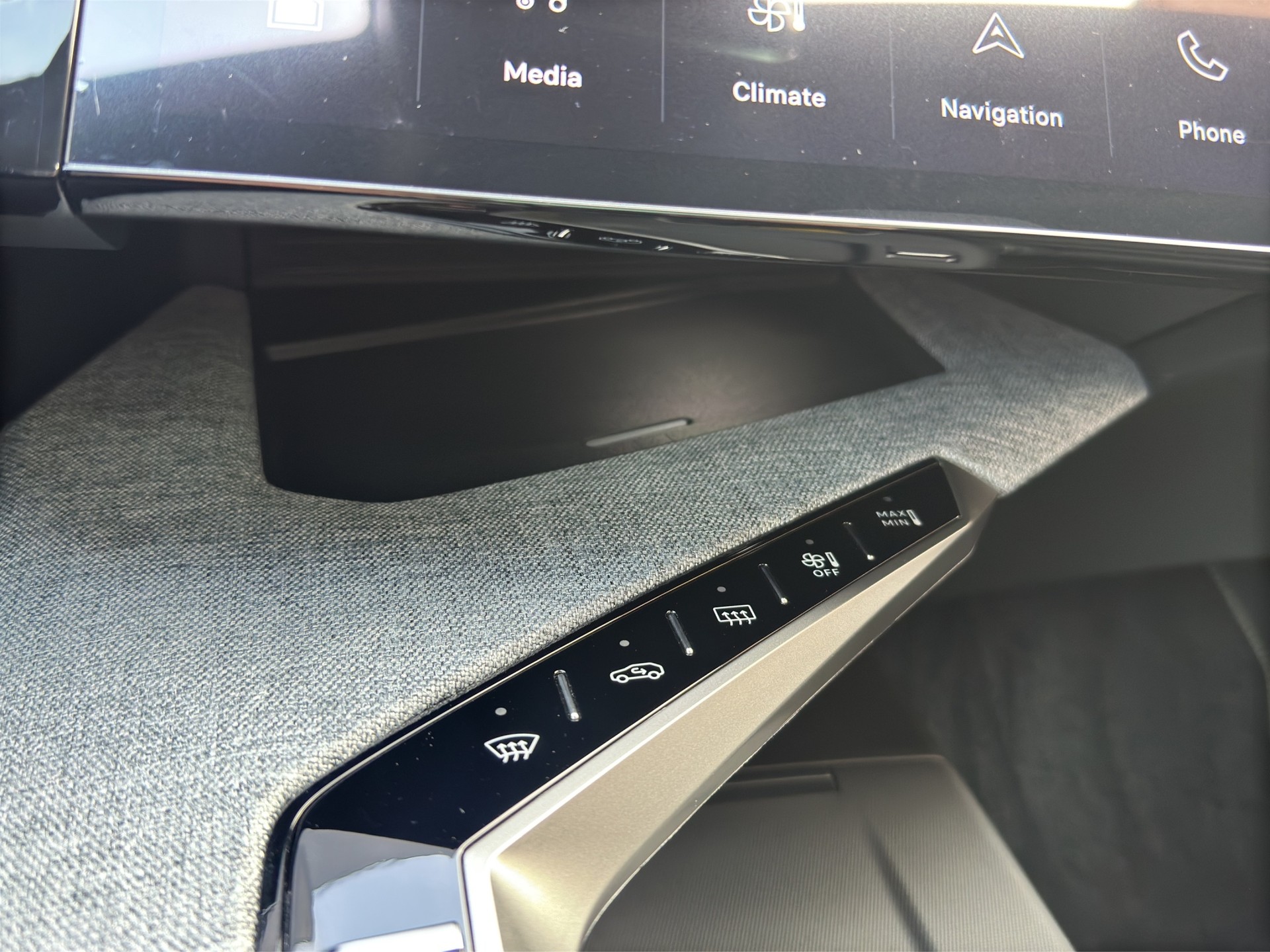 PEUGEOT 3008 145 e-DCS GT Aut.-image-23