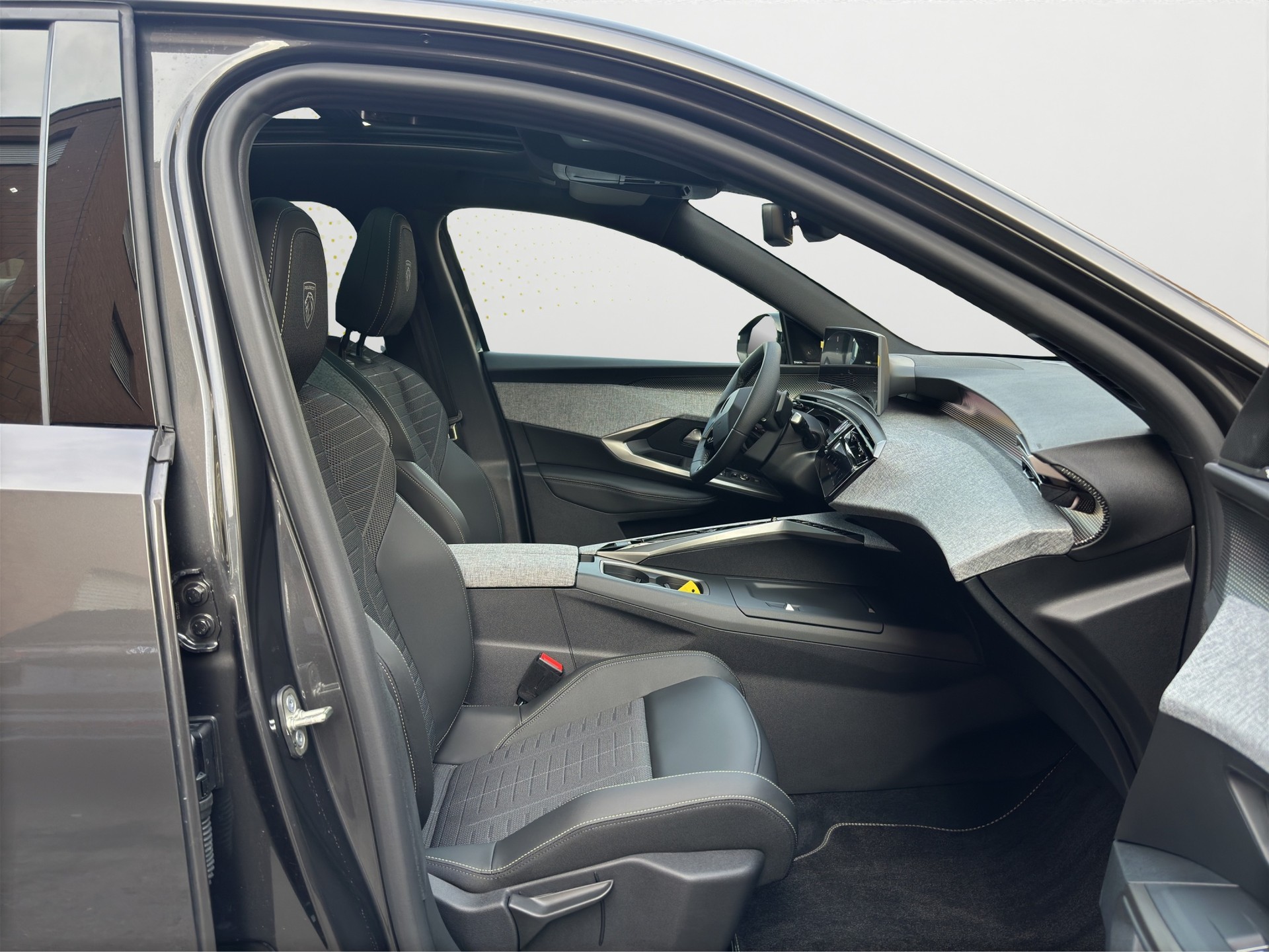 PEUGEOT 3008 145 e-DCS GT Aut.-image-12