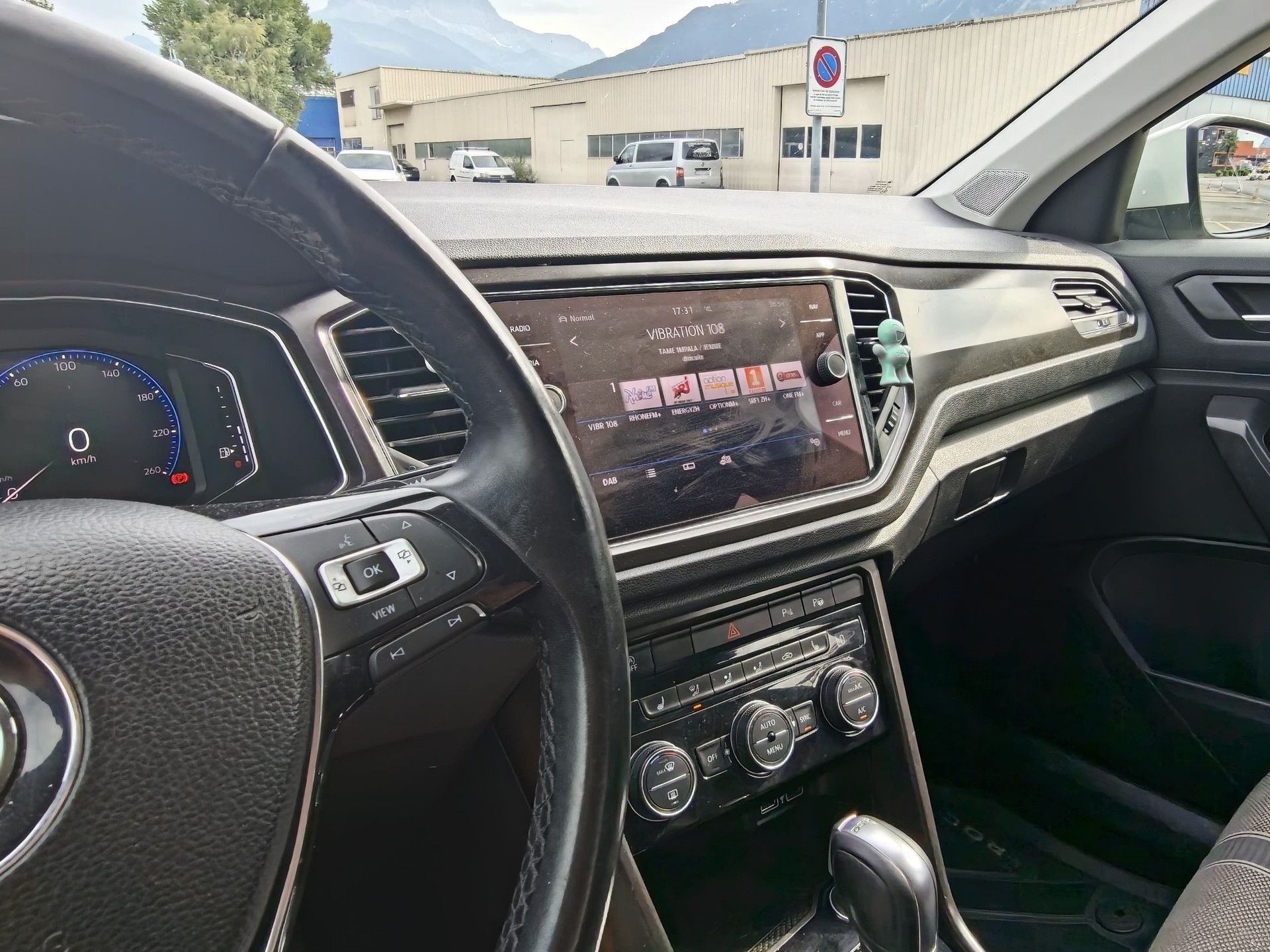 VW T-Roc 1.5 TSI EVO Sport DSG 4Motion-image-7