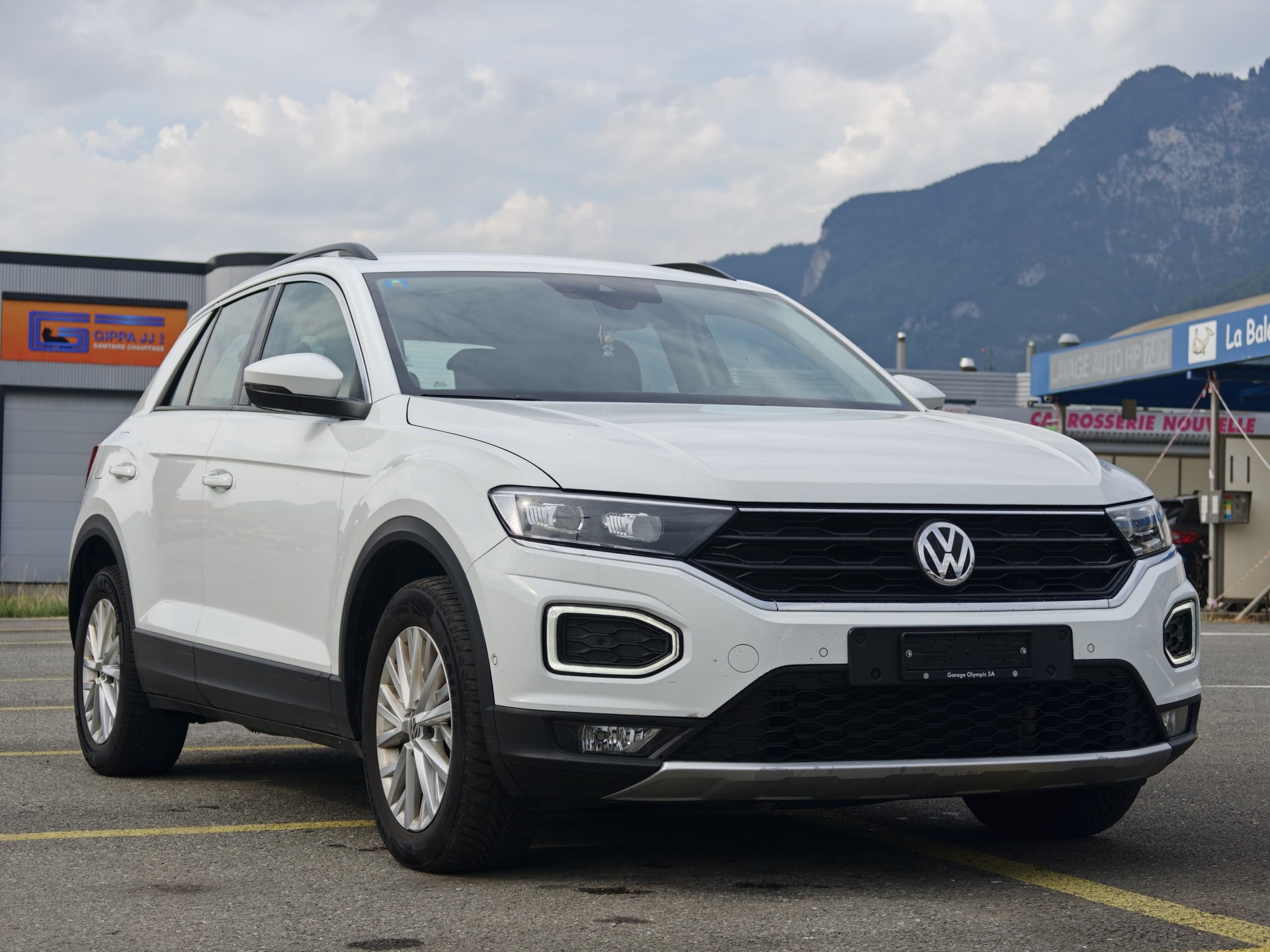 VW T-Roc 1.5 TSI EVO Sport DSG 4Motion-image-2