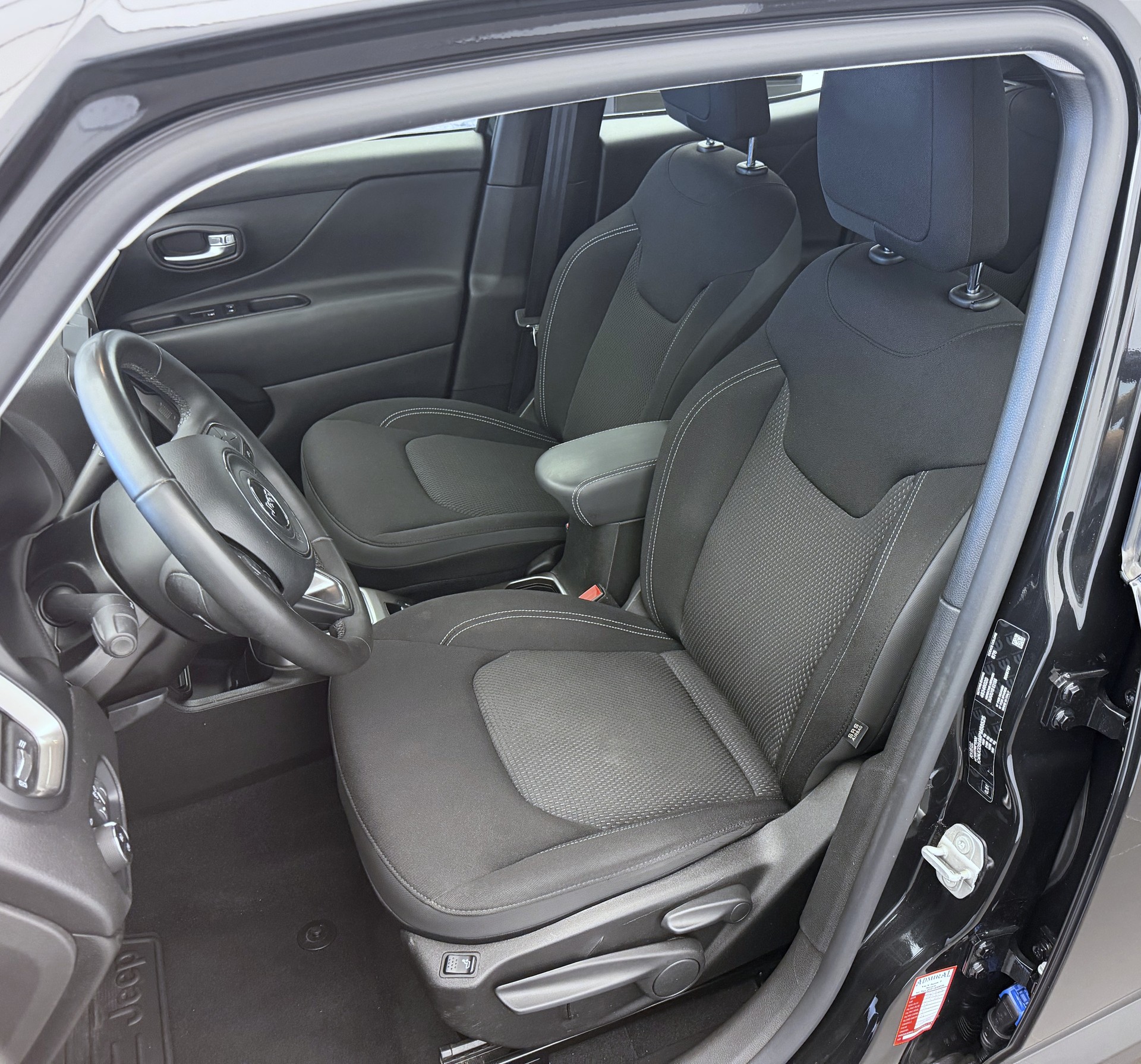 JEEP Renegade 2.0 CRD Night Eagle AWD-image-4