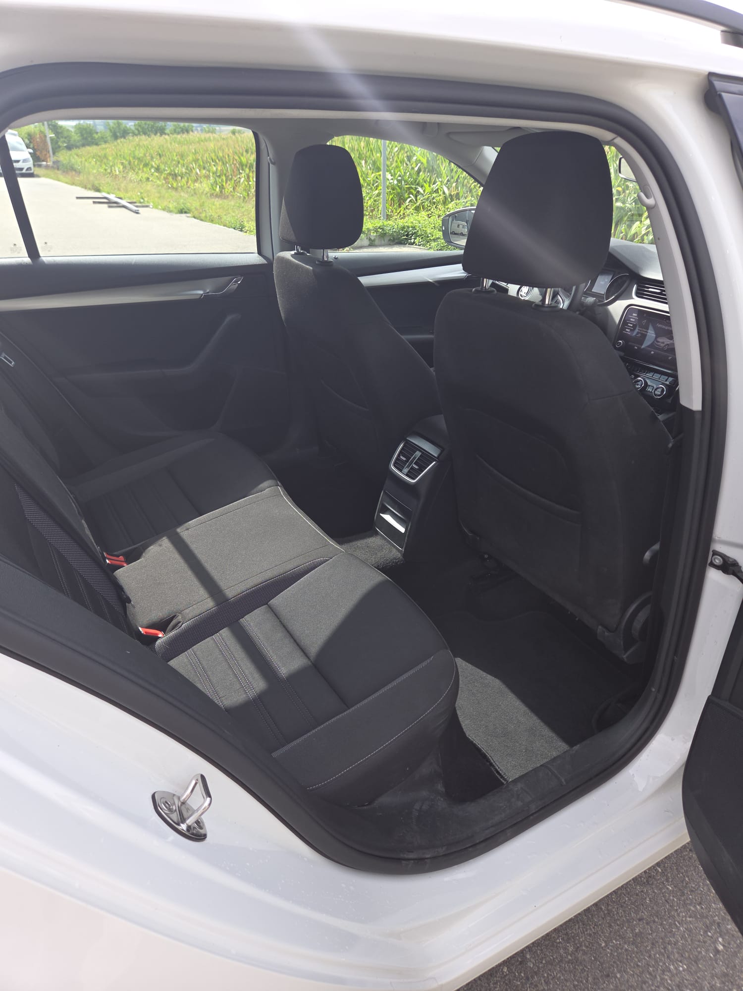 SKODA 2.0 TDI 184 Ambition 4x4 DSG-image-2