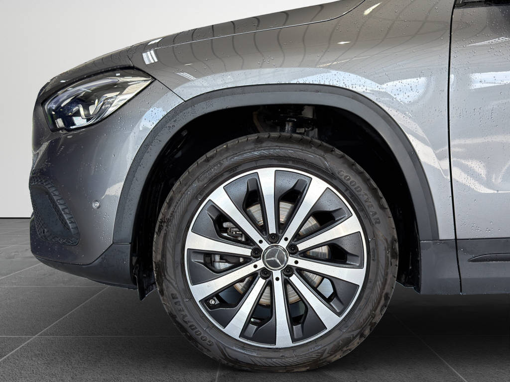 MERCEDES-BENZ GLA 200 Progressive-image-15