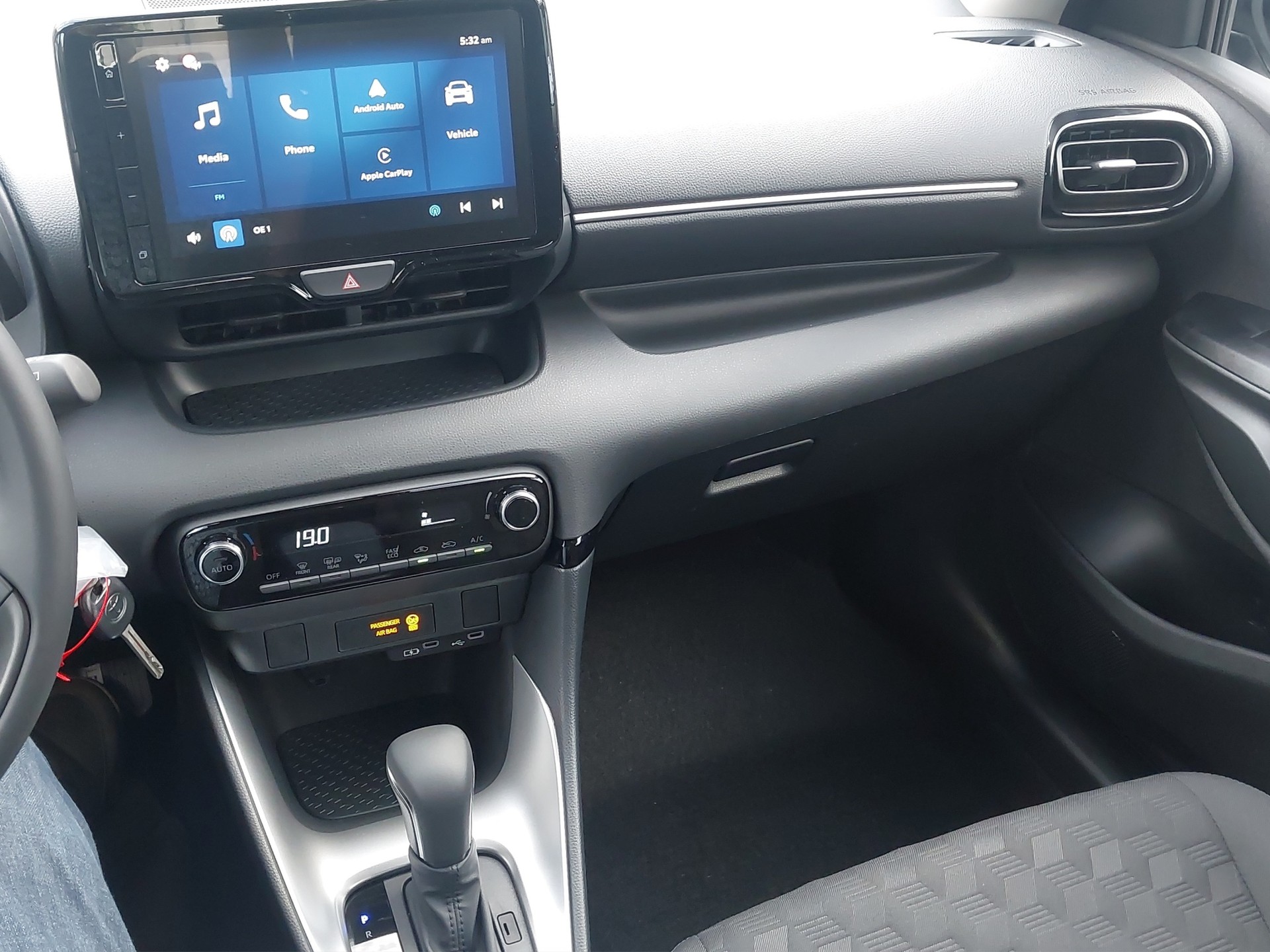 TOYOTA Yaris 1.5 VVT-i HSD Comfort-image-10