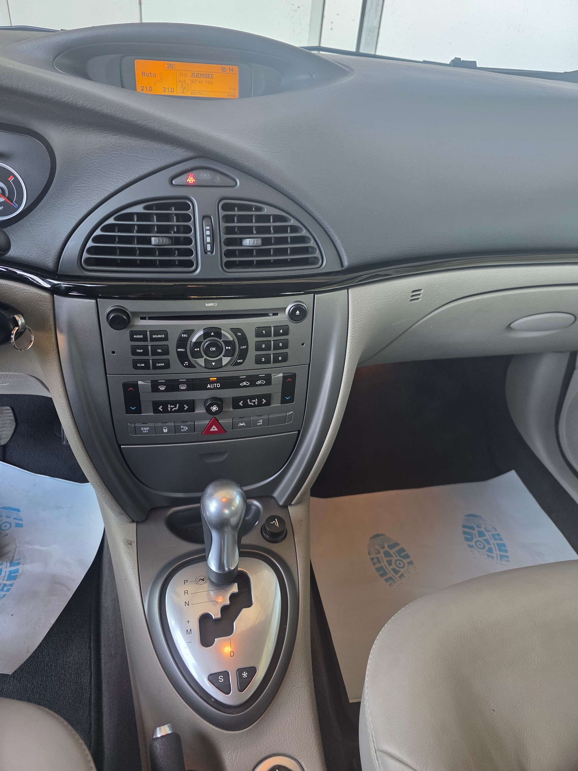 CITROEN C5 Berline 2.2 HDi Exclusive-image-9