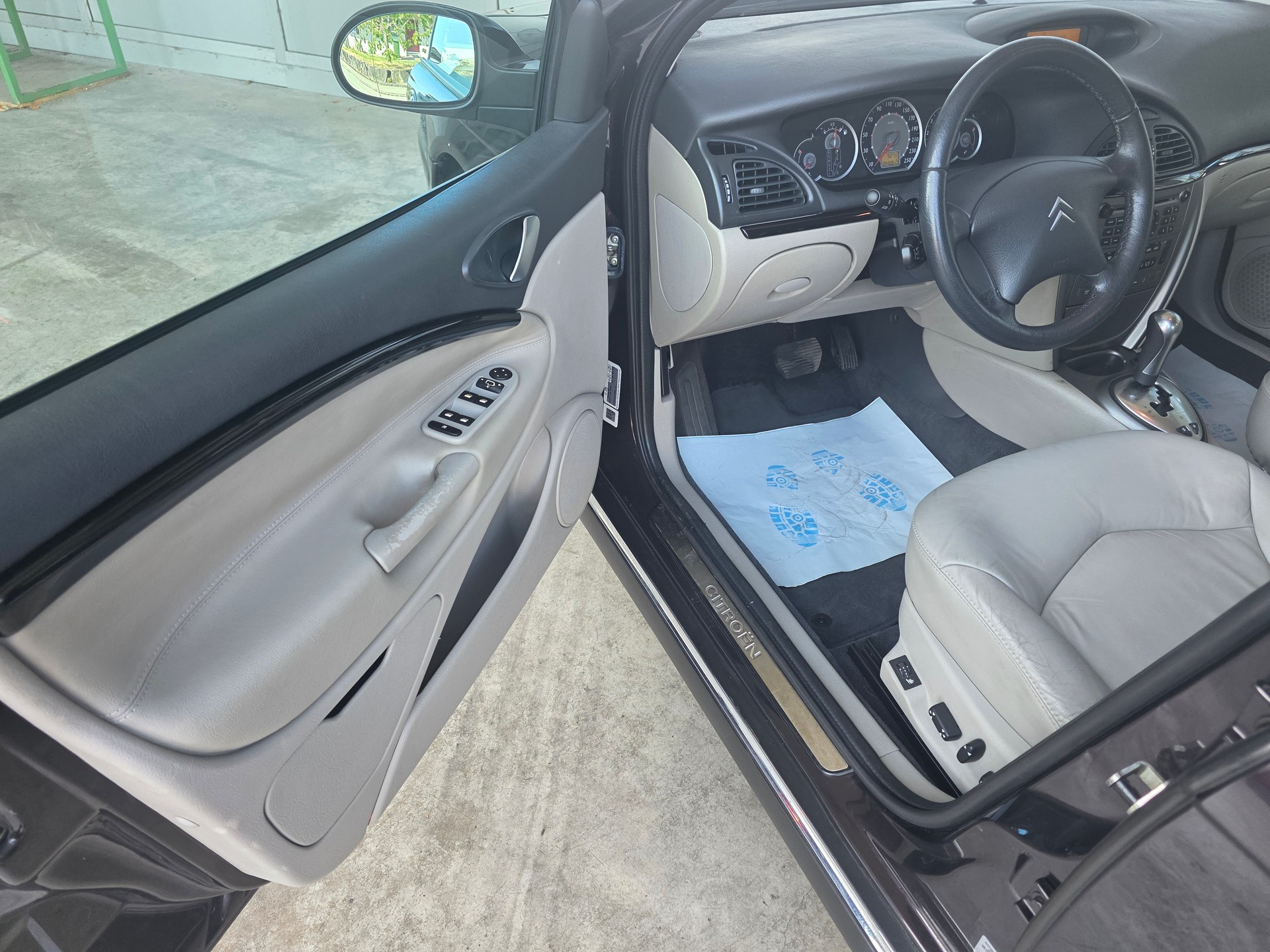 CITROEN C5 Berline 2.2 HDi Exclusive-image-11