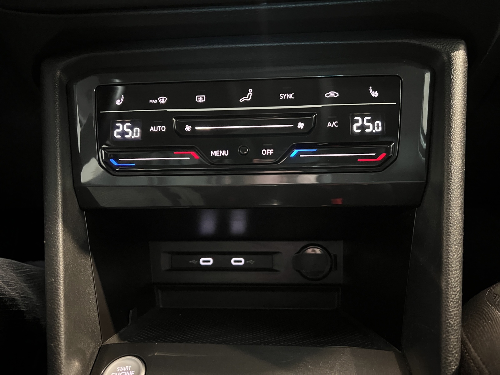 VW Tiguan 2.0 TDI SCR Elegance 4Motion DSG-image-15