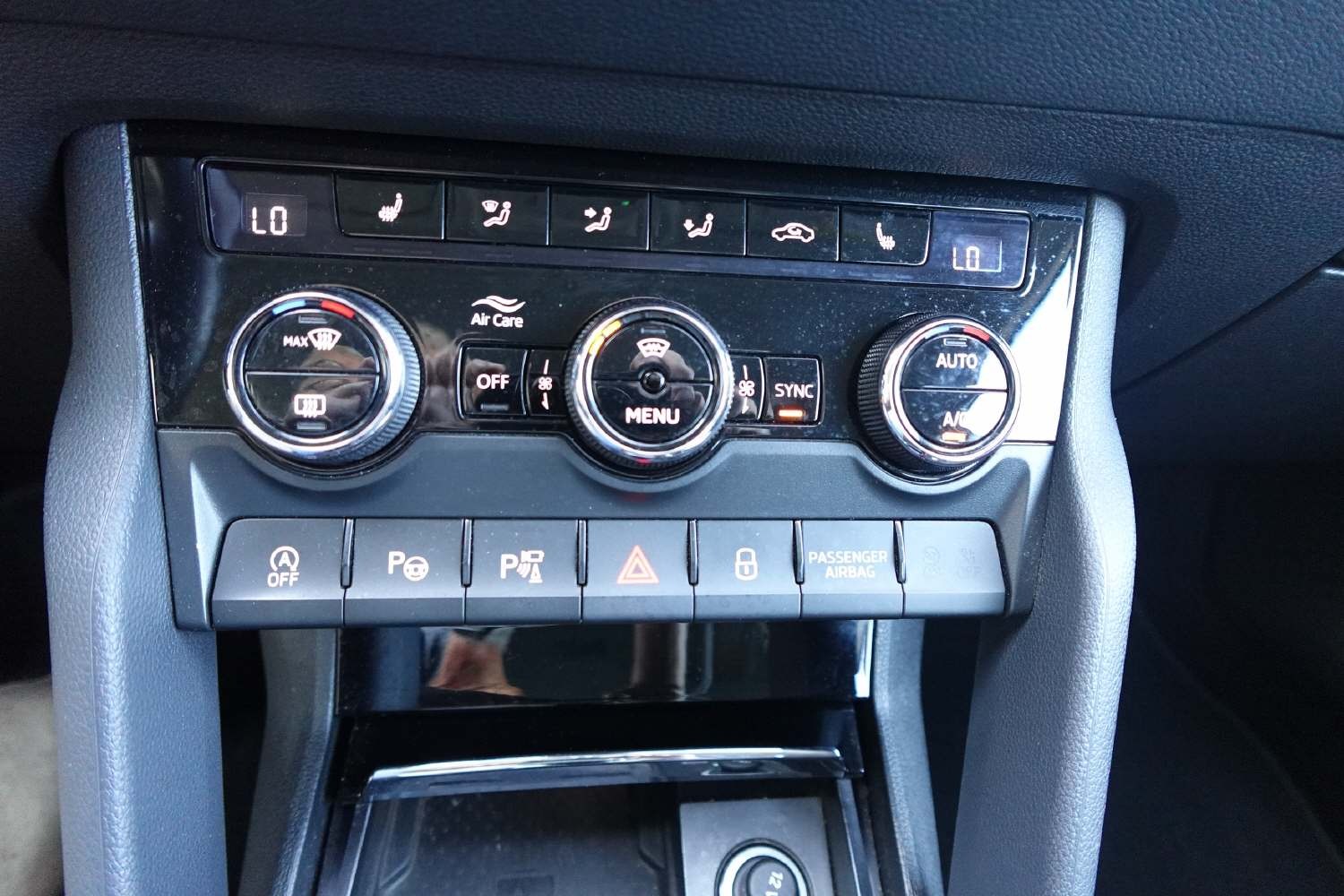 SKODA Karoq 2.0 TDI Style 4x4 DSG-image-12