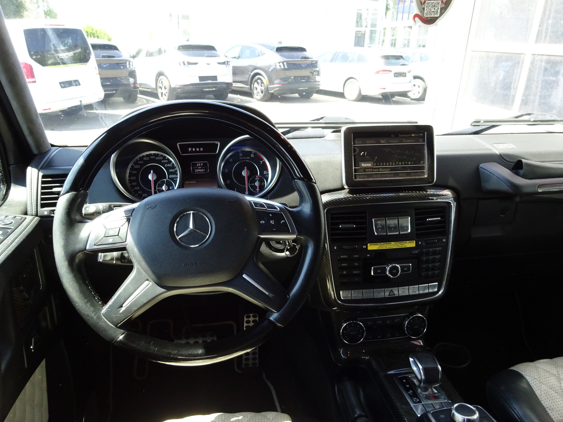 MERCEDES-BENZ G 63 AMG Automatic-image-9