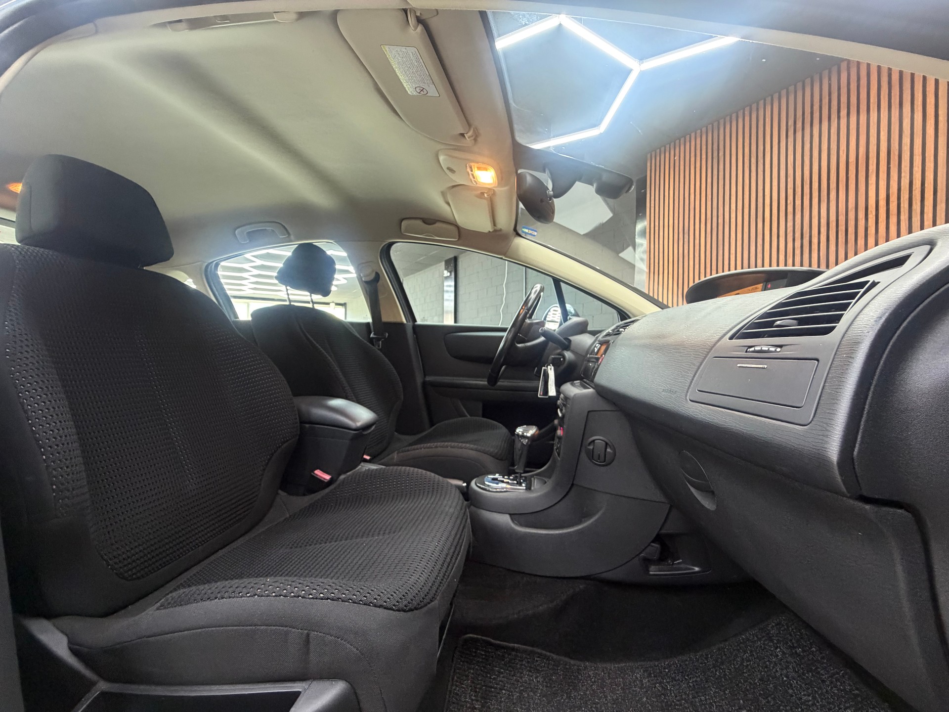 CITROEN C4 Berline 1.6i 16V SX-image-13