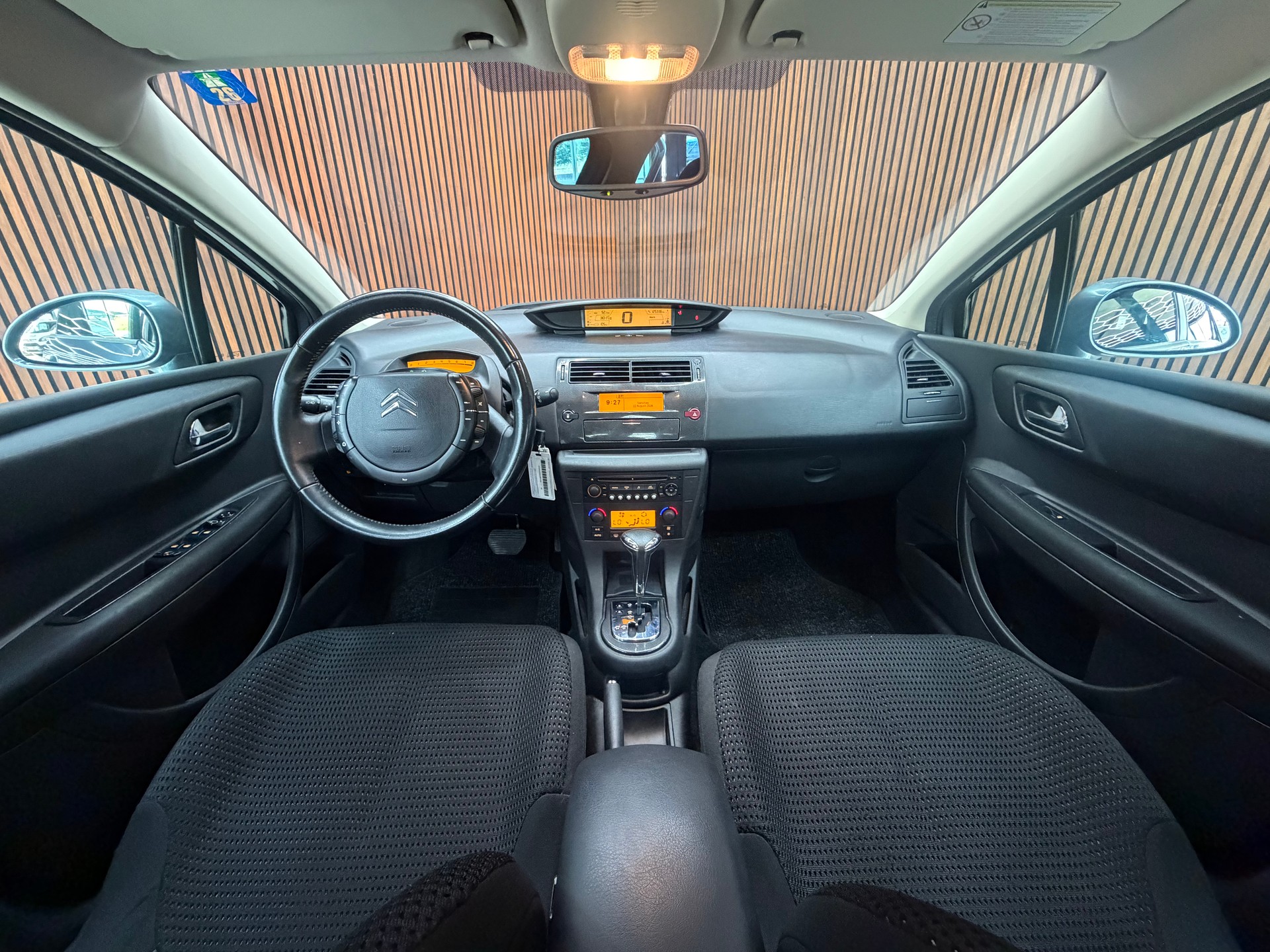CITROEN C4 Berline 1.6i 16V SX-image-12