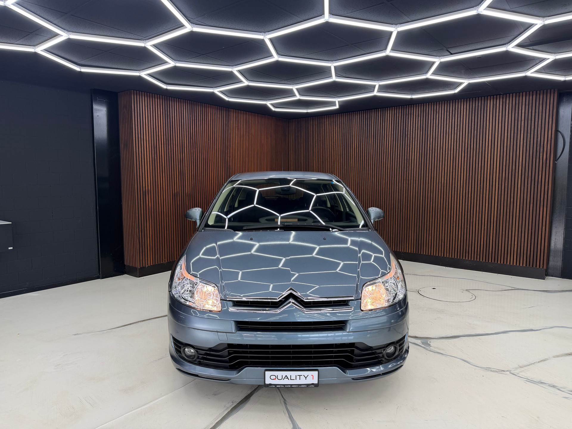 CITROEN C4 Berline 1.6i 16V SX-image-1