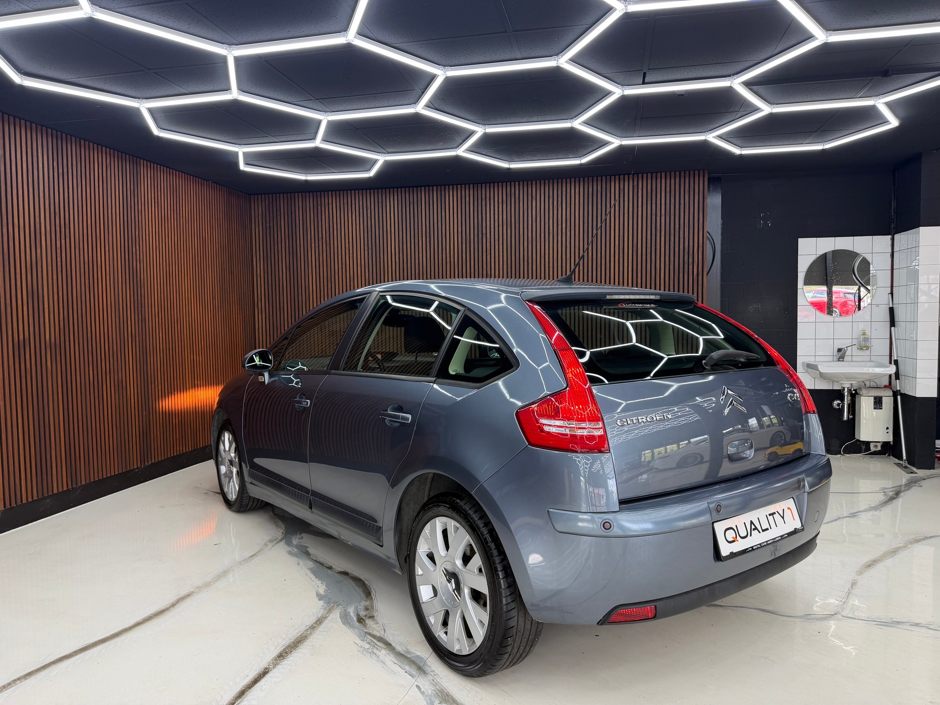 CITROEN C4 Berline 1.6i 16V SX-image-8