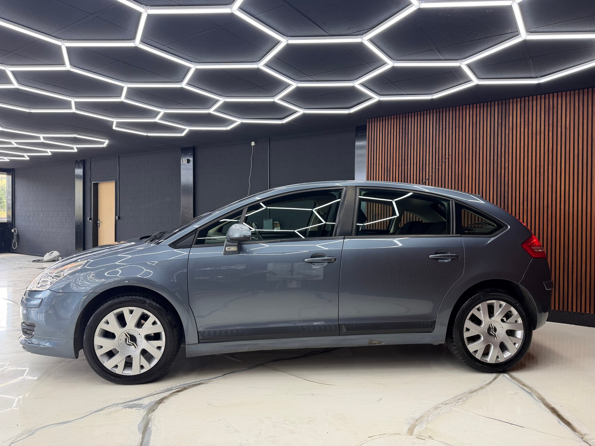 CITROEN C4 Berline 1.6i 16V SX-image-4