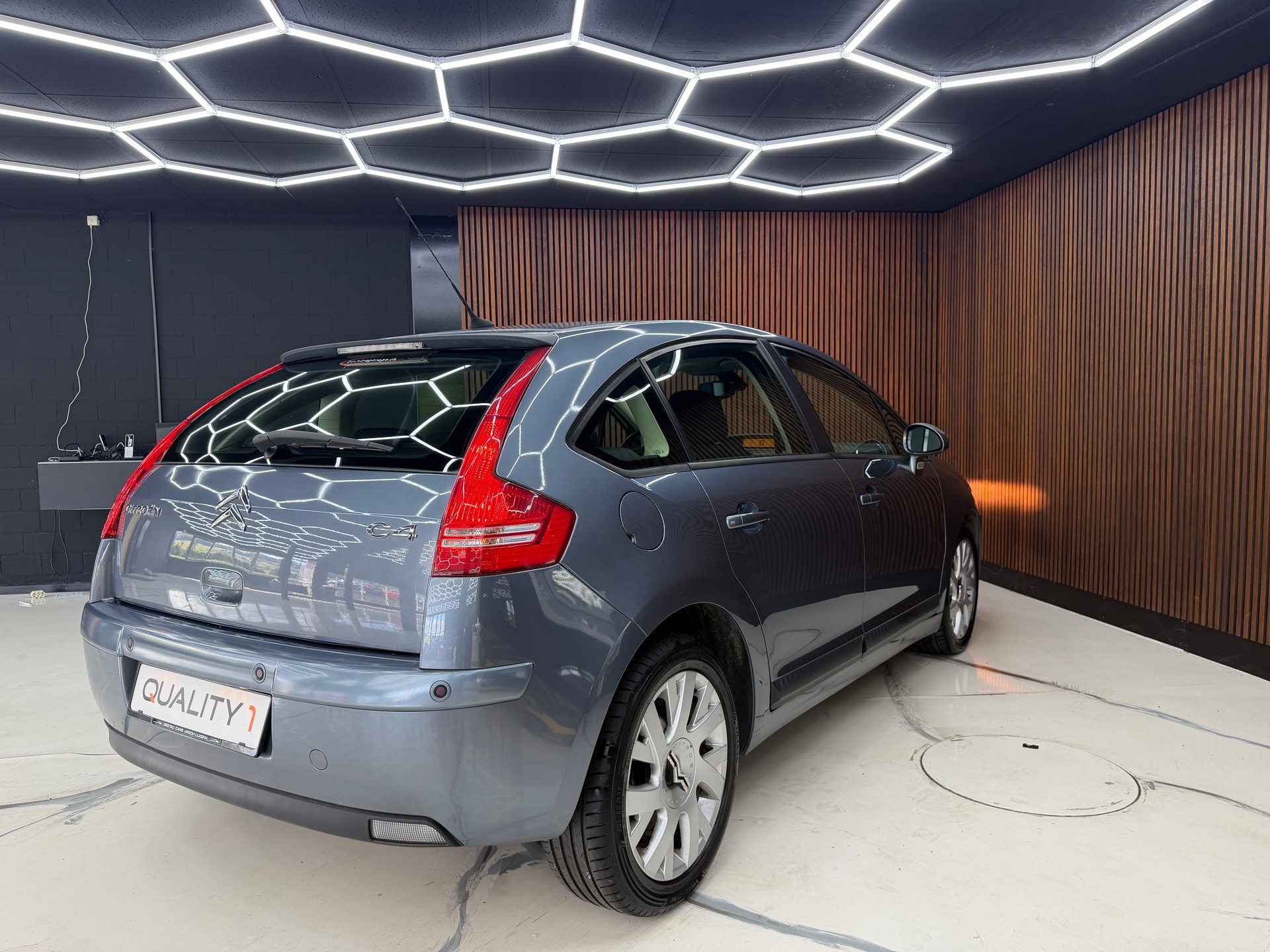 CITROEN C4 Berline 1.6i 16V SX-image-6