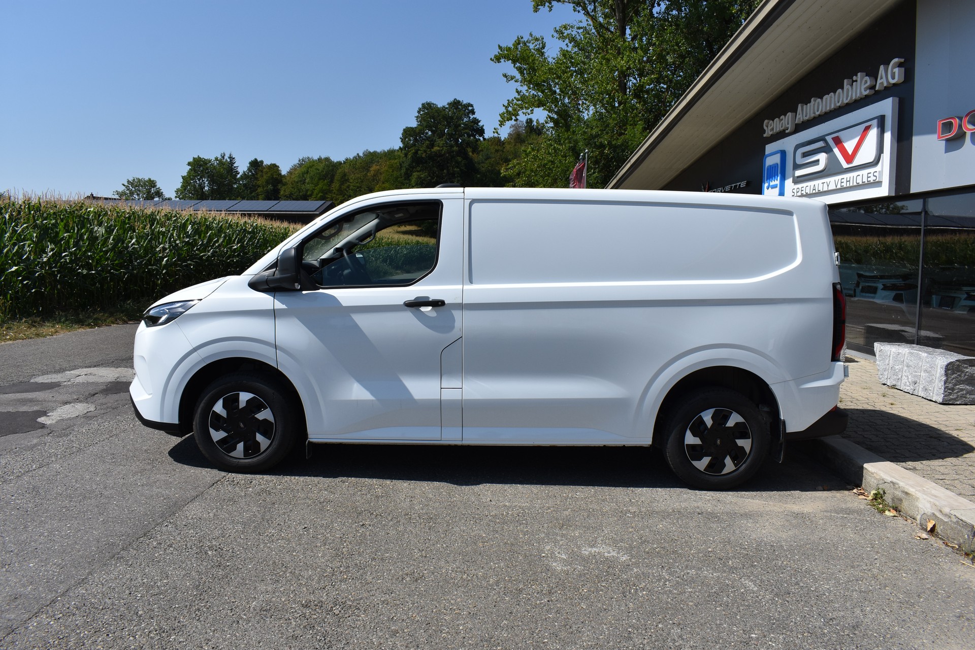 FORD E-Transit C Van 320 L1 Trend 83kWh-image-3