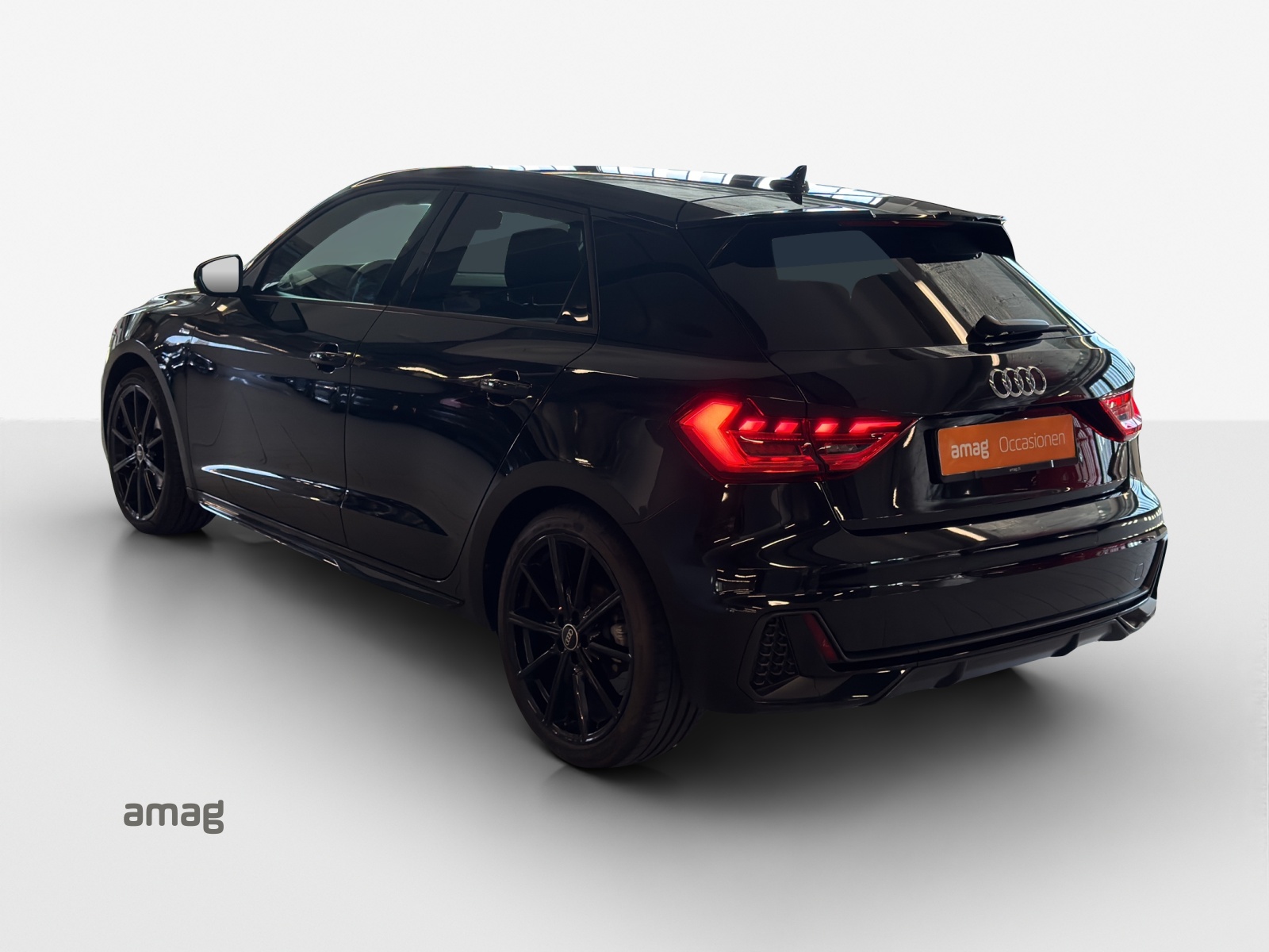 AUDI A1 Sportback 35 TFSI S Line S-tronic-image-2