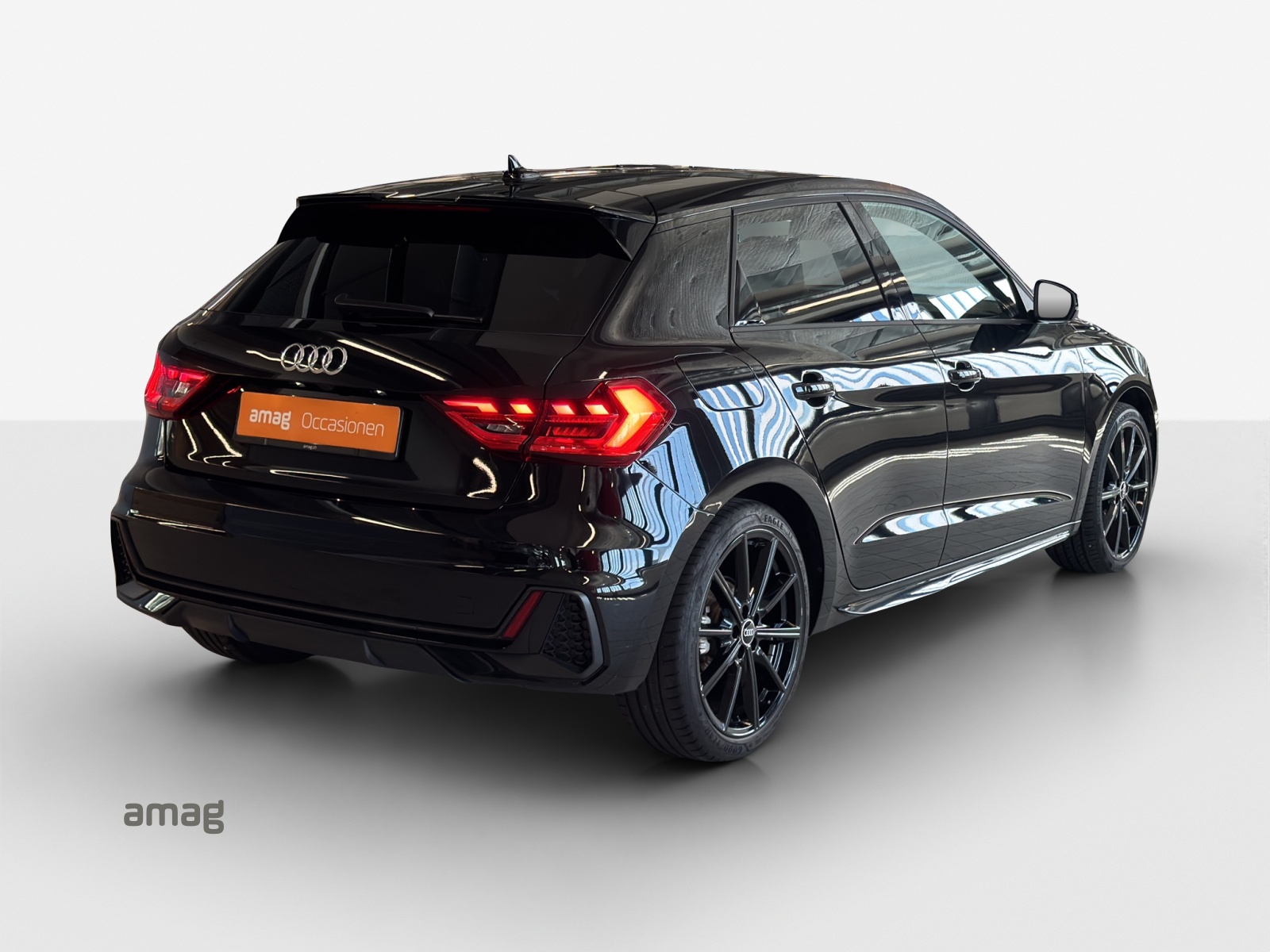 AUDI A1 Sportback 35 TFSI S Line S-tronic-image-4
