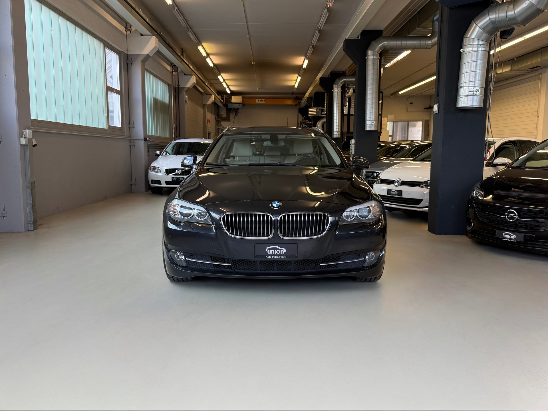 BMW 530d xDrive Touring Steptronic-image-2
