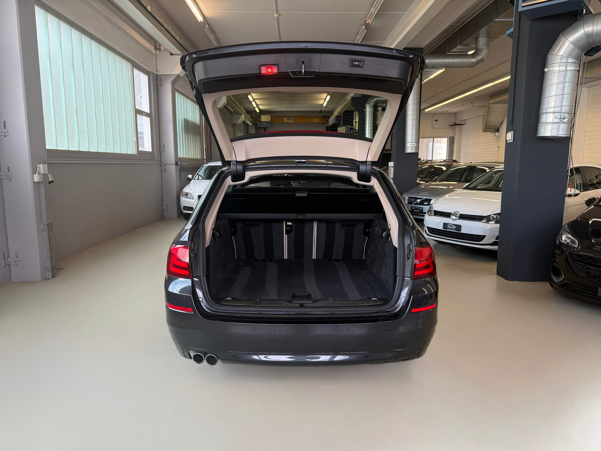 BMW 530d xDrive Touring Steptronic-image-8