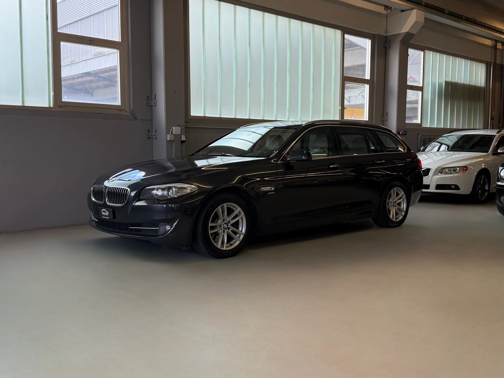 BMW 530d xDrive Touring Steptronic-image-0