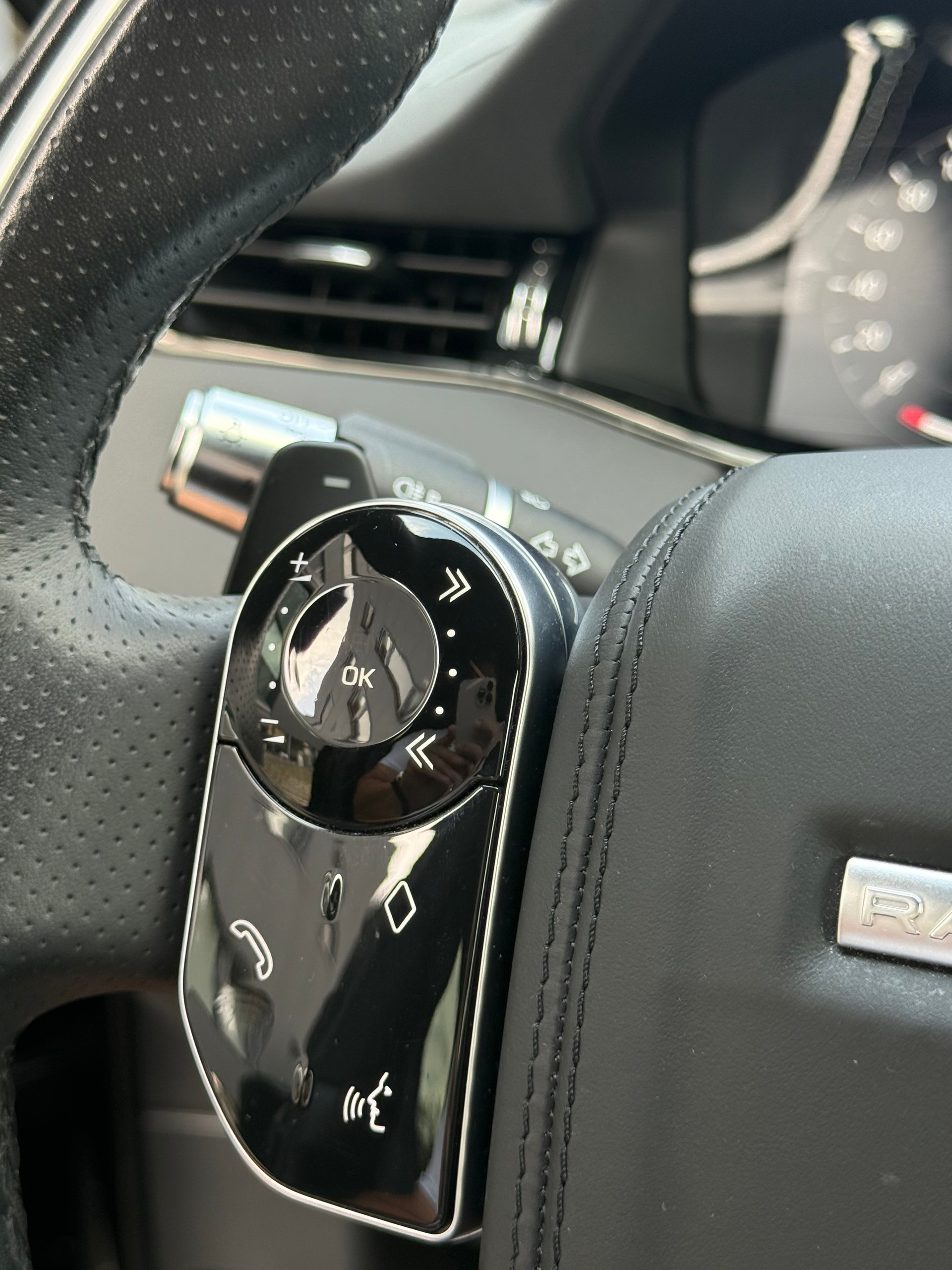 LAND ROVER Range Rover Evoque R-Dynamic P 200 S AT9-image-21