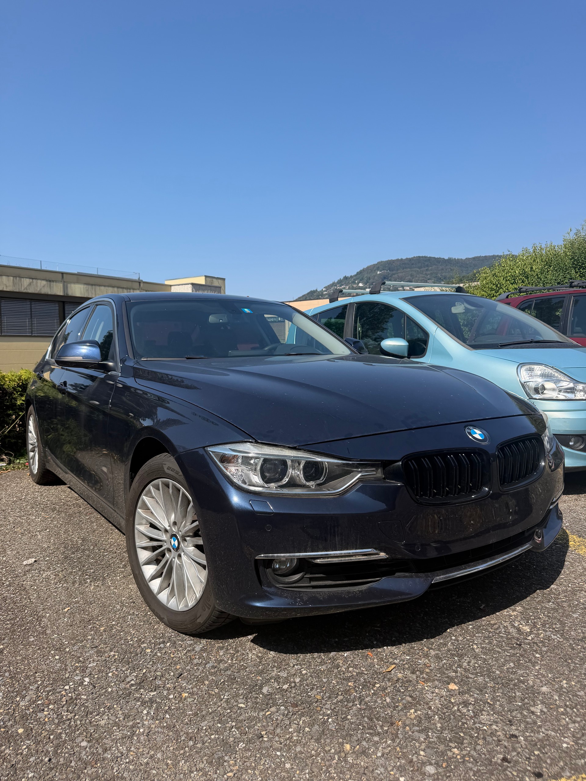 BMW 320i xDrive Luxury Line Steptronic-image-2