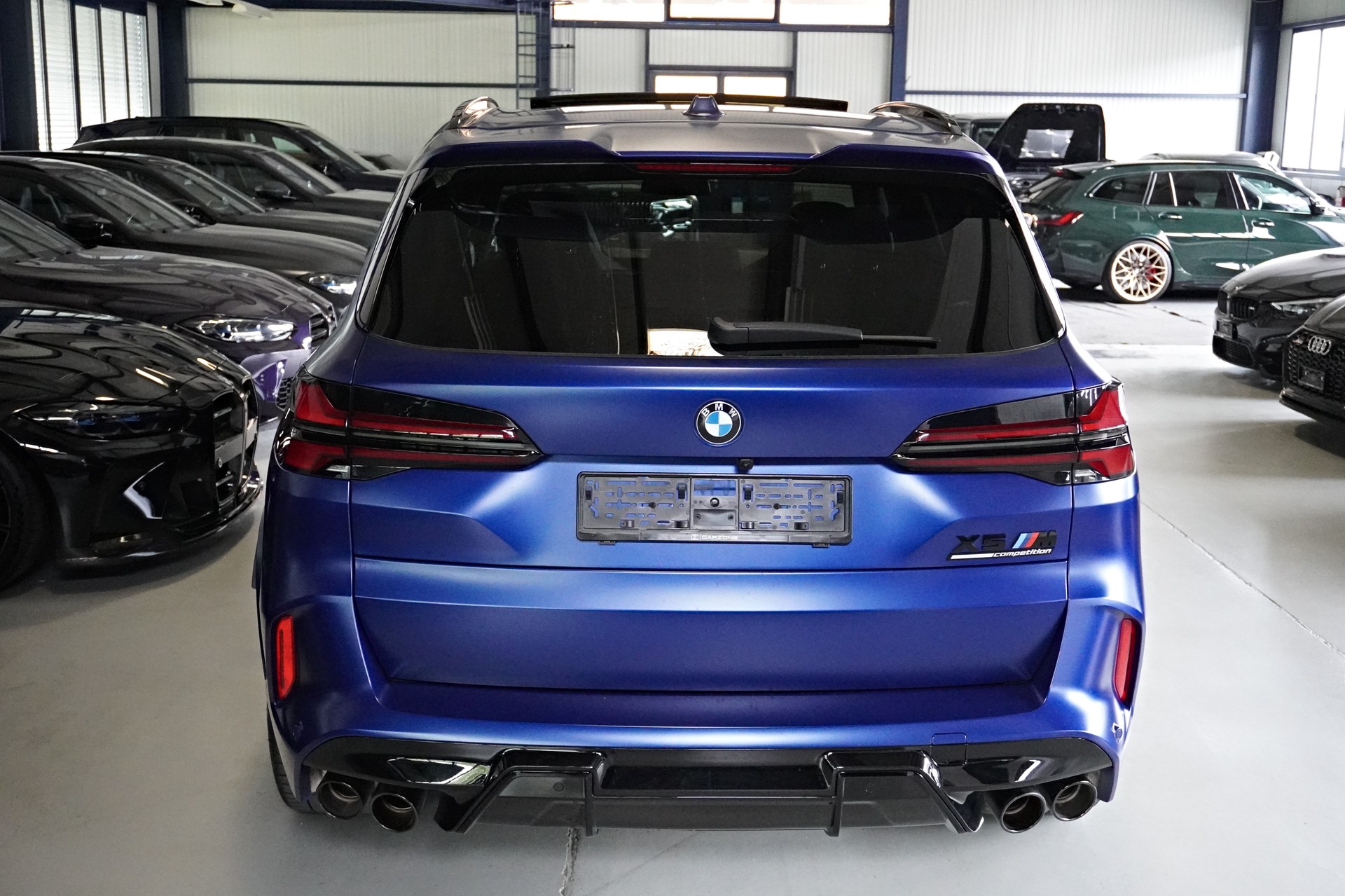BMW X5M Competition // SONDERLACKIERUNG FROZEN MARINA BAY BLUE // M DRIVER`S PACKAGE //-image-3