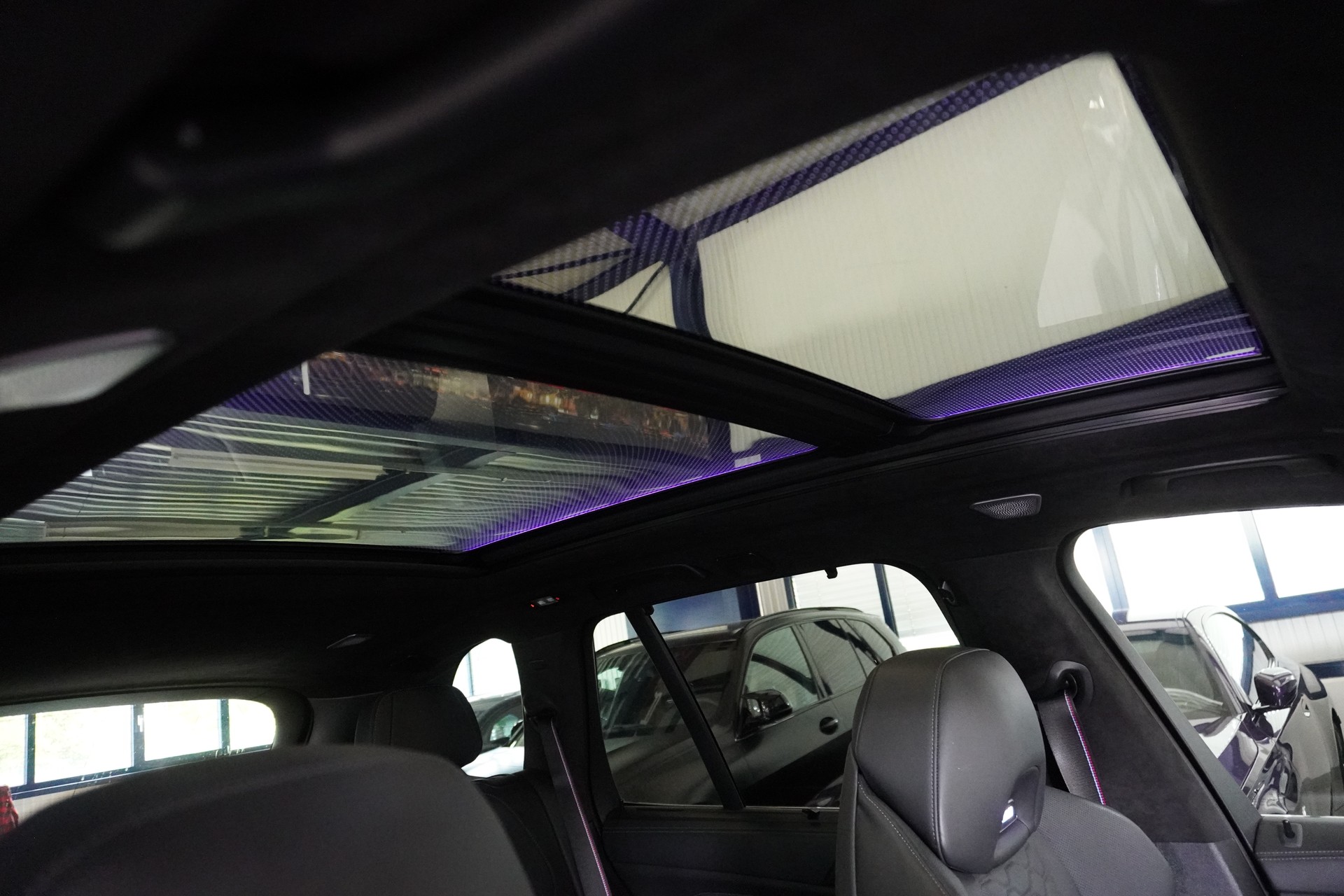 BMW X5M Competition // SONDERLACKIERUNG FROZEN MARINA BAY BLUE // M DRIVER`S PACKAGE //-image-7