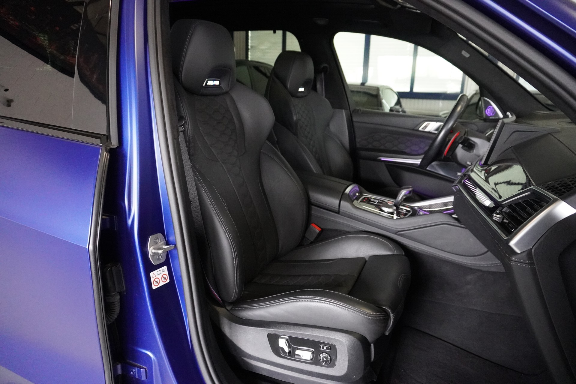 BMW X5M Competition // SONDERLACKIERUNG FROZEN MARINA BAY BLUE // M DRIVER`S PACKAGE //-image-5