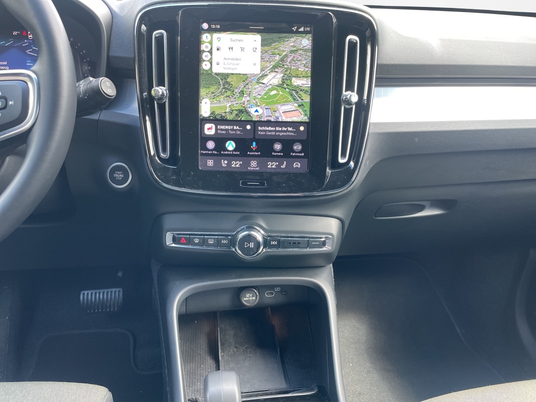 VOLVO XC40 B3 Benzin Mild Hybrid Plus Dark DCT-image-13