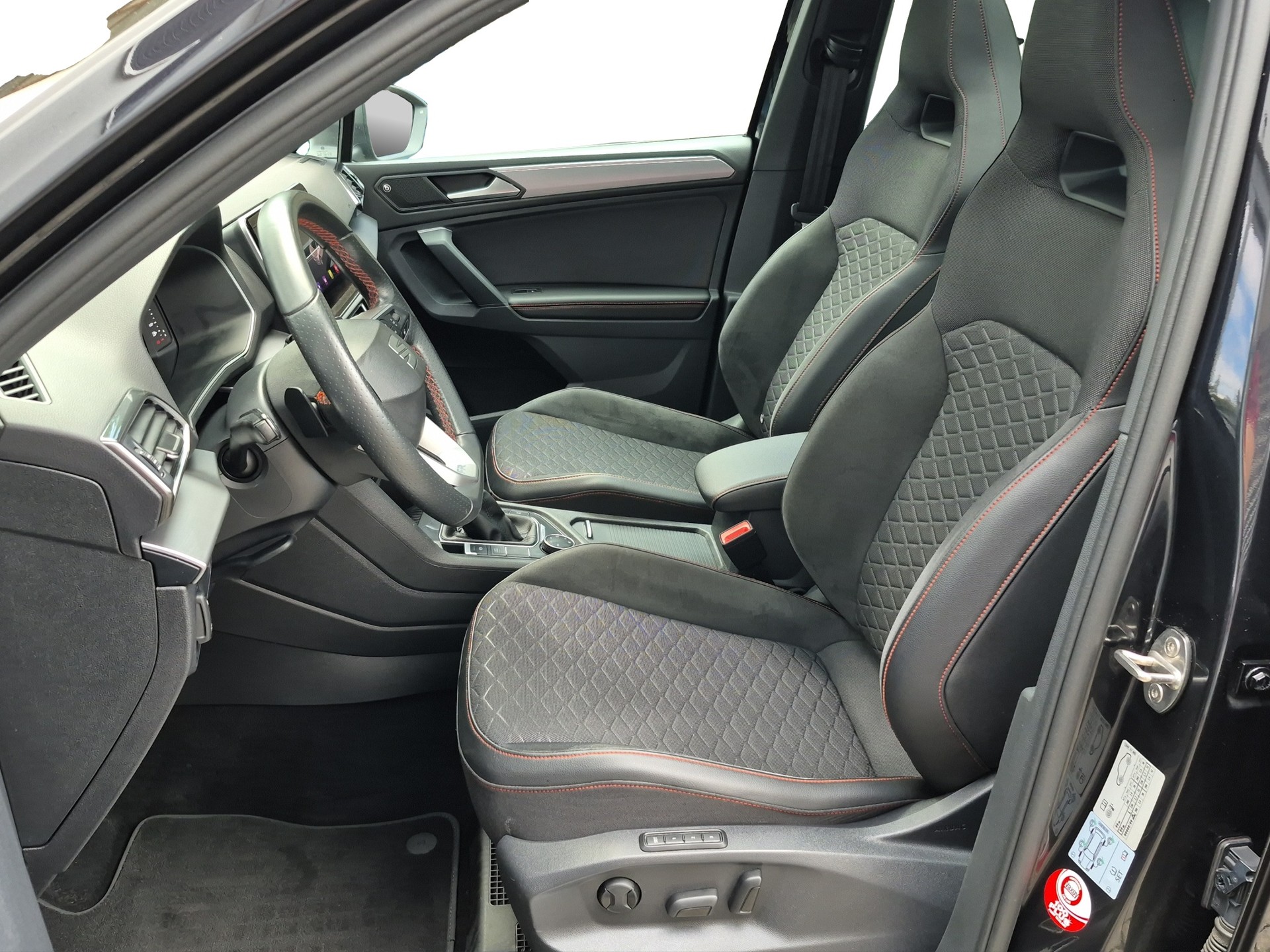 SEAT Tarraco 2.0 TDI CR FR 4Drive DSG *7-Plätzer/Panodach/Beats Sound*-image-10
