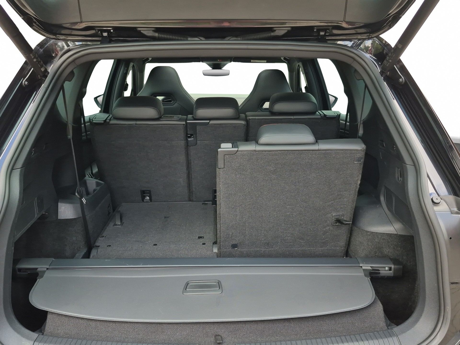 SEAT Tarraco 2.0 TDI CR FR 4Drive DSG *7-Plätzer/Panodach/Beats Sound*-image-14