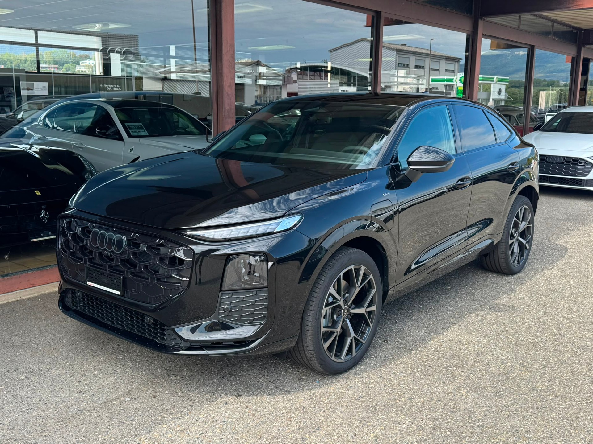 AUDI Q3 Sportback e-hybrid 200 kW S tronic-image-1