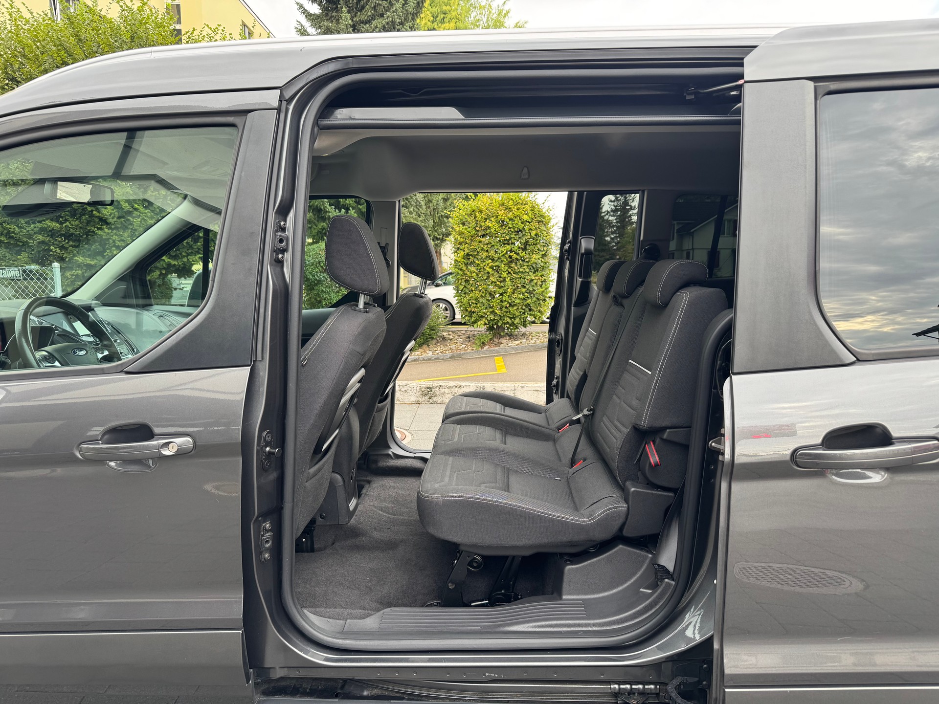 FORD Grand Tourneo Connect 1.5 TDCi Titanium Powershift-image-20