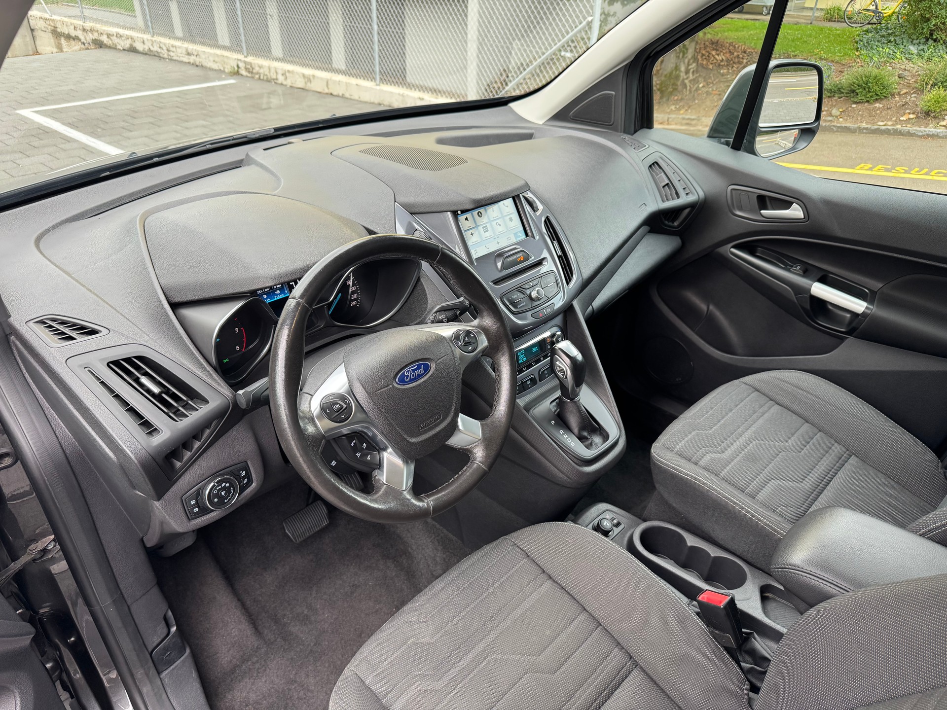FORD Grand Tourneo Connect 1.5 TDCi Titanium Powershift-image-8